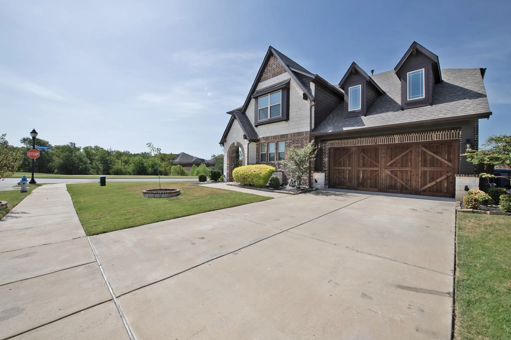 Single Family Residence For Sale in Kaufman County , 3603 Monticello Way, Forney, Texas 75126, 4 Bedroom, 3 Bathroom, 2 Garage spaces, 3,435 Sqft, built in 2021, mls#21346625, Real Estate Agent in Forney, Homes For Sale in Kaufman county, Homes For Sale in Forney, Realtor in Forney Texas, Real Estate Brokerage Independent Realty Texas, Luminita Cordes Realtor