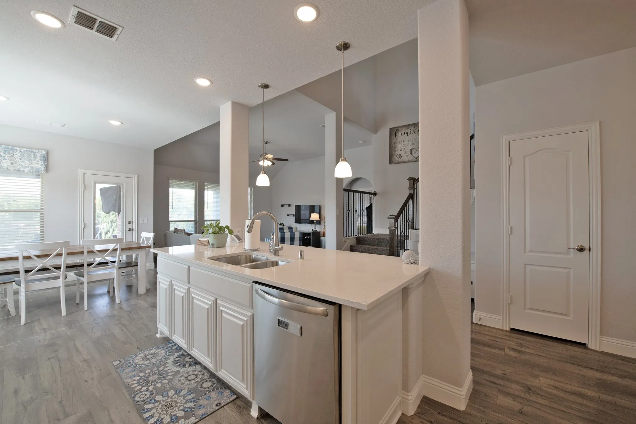 Single Family Residence For Sale in Kaufman County , 3603 Monticello Way, Forney, Texas 75126, 4 Bedroom, 3 Bathroom, 2 Garage spaces, 3,435 Sqft, built in 2021, mls#21346625, Real Estate Agent in Forney, Homes For Sale in Kaufman county, Homes For Sale in Forney, Realtor in Forney Texas, Real Estate Brokerage Independent Realty Texas, Luminita Cordes Realtor