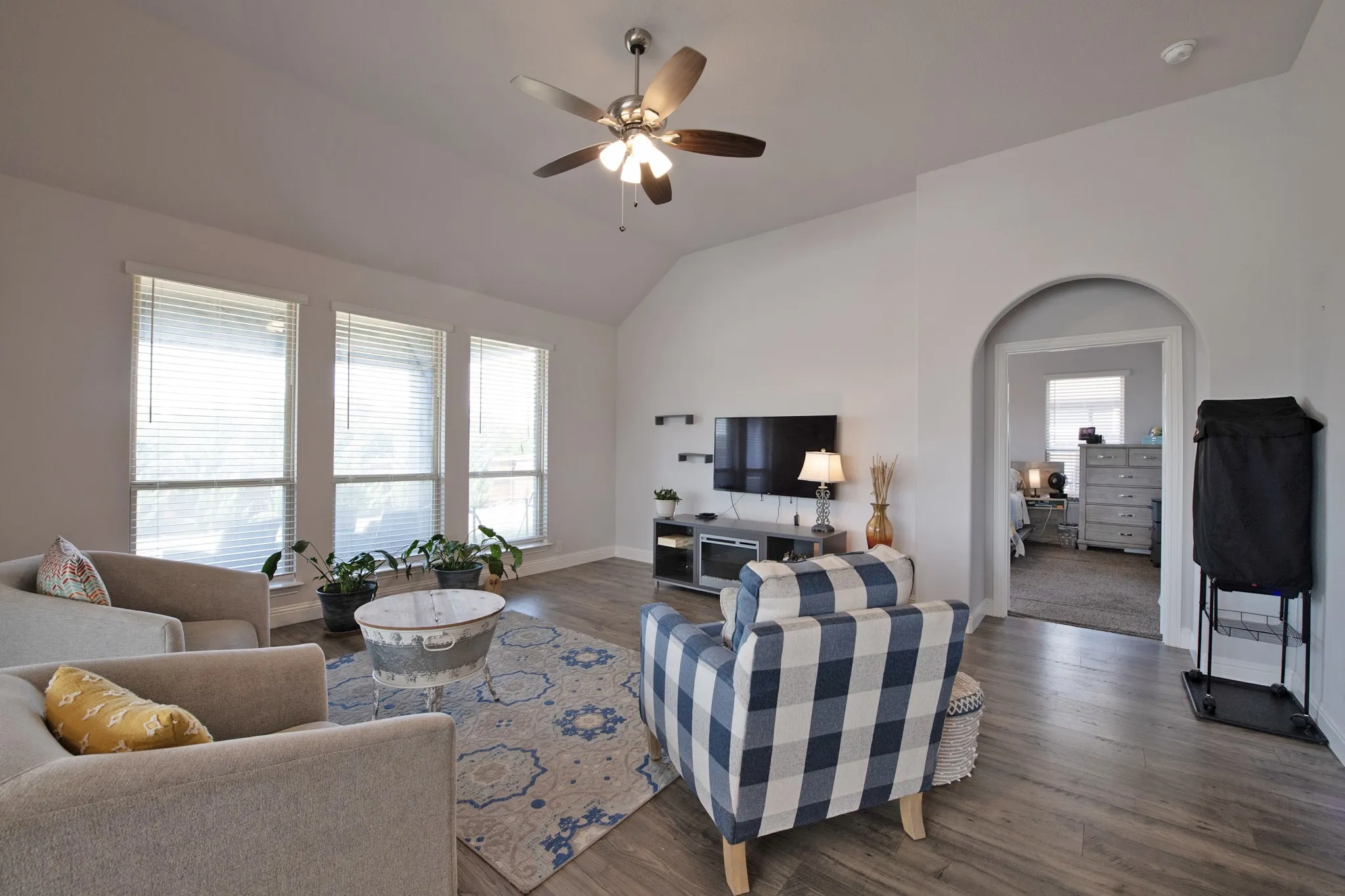 Single Family Residence For Sale in Kaufman County , 3603 Monticello Way, Forney, Texas 75126, 4 Bedroom, 3 Bathroom, 2 Garage spaces, 3,435 Sqft, built in 2021, mls#21346625, Real Estate Agent in Forney, Homes For Sale in Kaufman county, Homes For Sale in Forney, Realtor in Forney Texas, Real Estate Brokerage Independent Realty Texas, Luminita Cordes Realtor