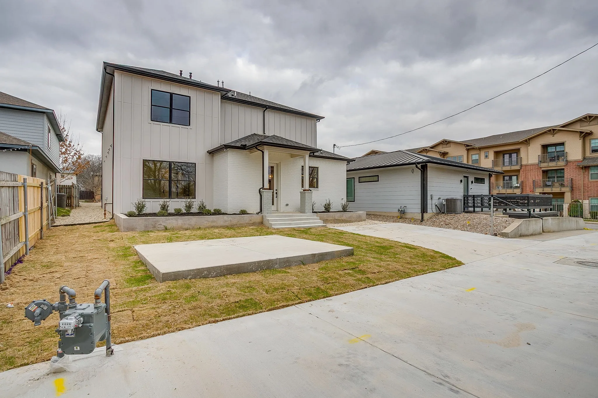 Single Family Residence For Sale in Tarrant County , 2705 Gordon Avenue, Fort Worth, Texas 76110, 5 Bedroom, 6 Bathroom, Garage spaces, 2,837 Sqft, built in 2026, mls#21346473, Real Estate Agent in Fort Worth, Homes For Sale in Tarrant county, Homes For Sale in Fort Worth, Realtor in Fort Worth Texas, Real Estate Brokerage Independent Realty Texas, Luminita Cordes Realtor