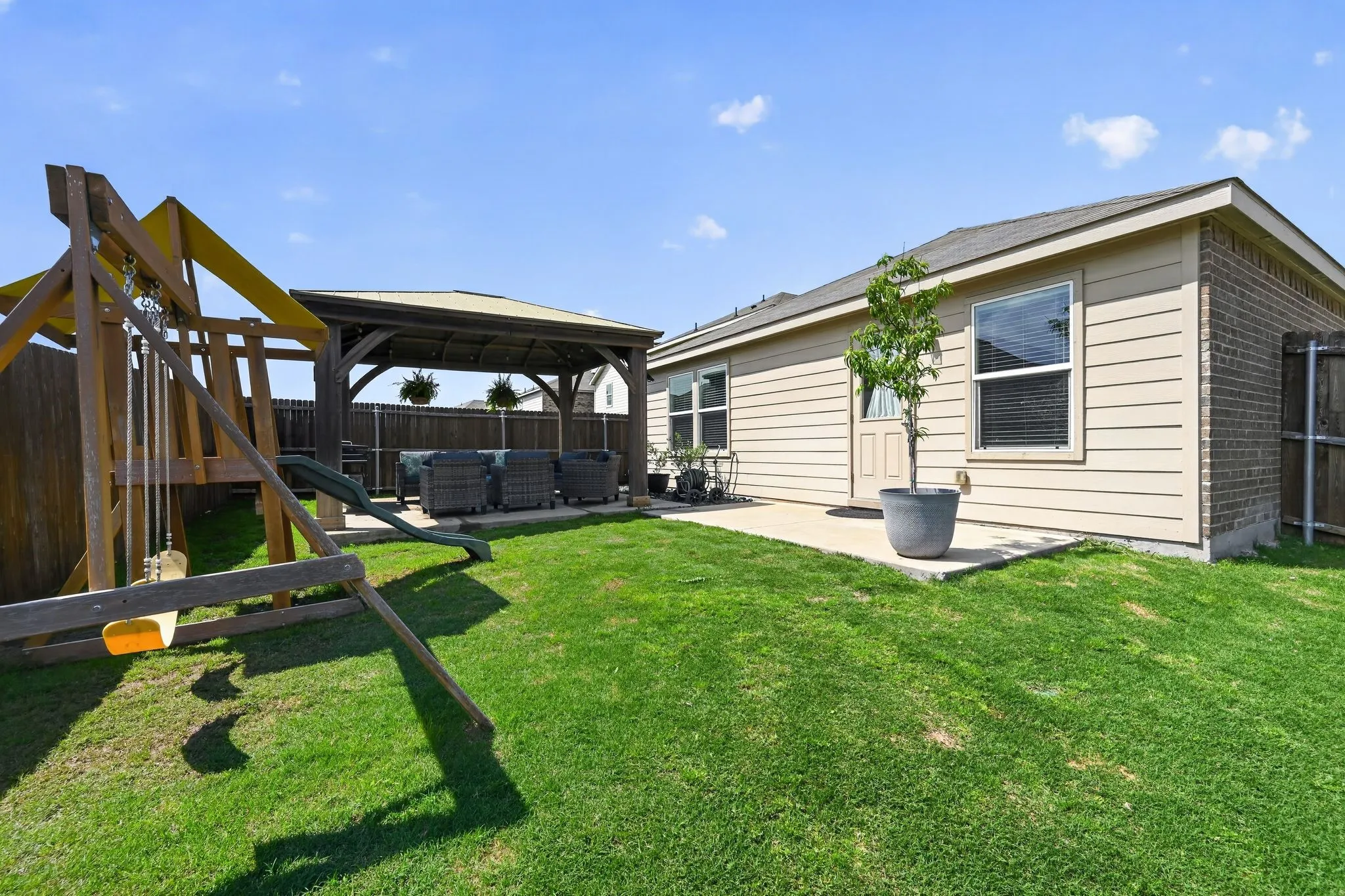 Single Family Residence For Sale in Kaufman County , 1552 Vega Drive, Forney, Texas 75126, 3 Bedroom, 2 Bathroom, 2 Garage spaces, 1,517 Sqft, built in 2021, mls#21346682, Real Estate Agent in Forney, Homes For Sale in Kaufman county, Homes For Sale in Forney, Realtor in Forney Texas, Real Estate Brokerage Independent Realty Texas, Luminita Cordes Realtor