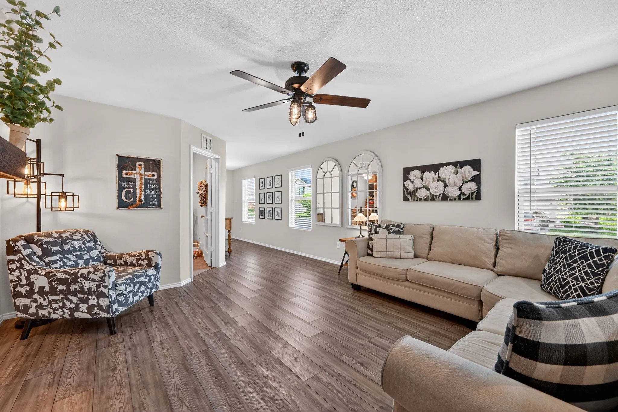 Single Family Residence For Sale in Kaufman County , 1552 Vega Drive, Forney, Texas 75126, 3 Bedroom, 2 Bathroom, 2 Garage spaces, 1,517 Sqft, built in 2021, mls#21346682, Real Estate Agent in Forney, Homes For Sale in Kaufman county, Homes For Sale in Forney, Realtor in Forney Texas, Real Estate Brokerage Independent Realty Texas, Luminita Cordes Realtor