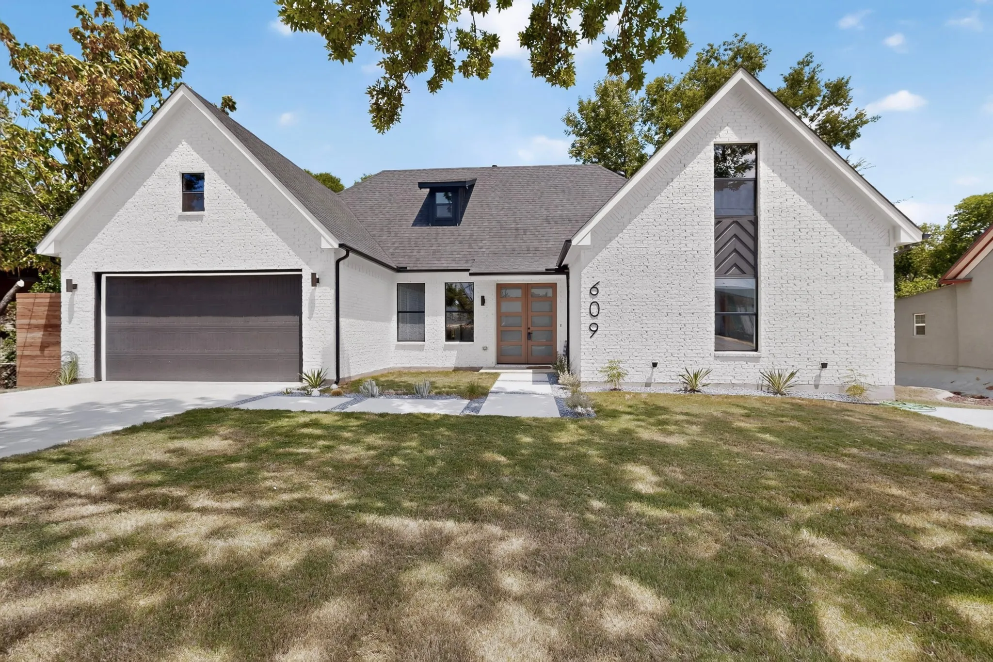 Single Family Residence For Sale in Kaufman County , 609 E Grove Street, Kaufman, Texas 75142, 3 Bedrooms, 4 Bathrooms, 2 Garage spaces, 1,828 Sqft, built in 2026, Price $374,900, mls#21346458, Real Estate Agent in Kaufman, Homes For Sale in Kaufman county, Homes For Sale in Kaufman, Realtor in Kaufman Texas, Real Estate Brokerage Independent Realty Texas, Luminita Cordes Realtor