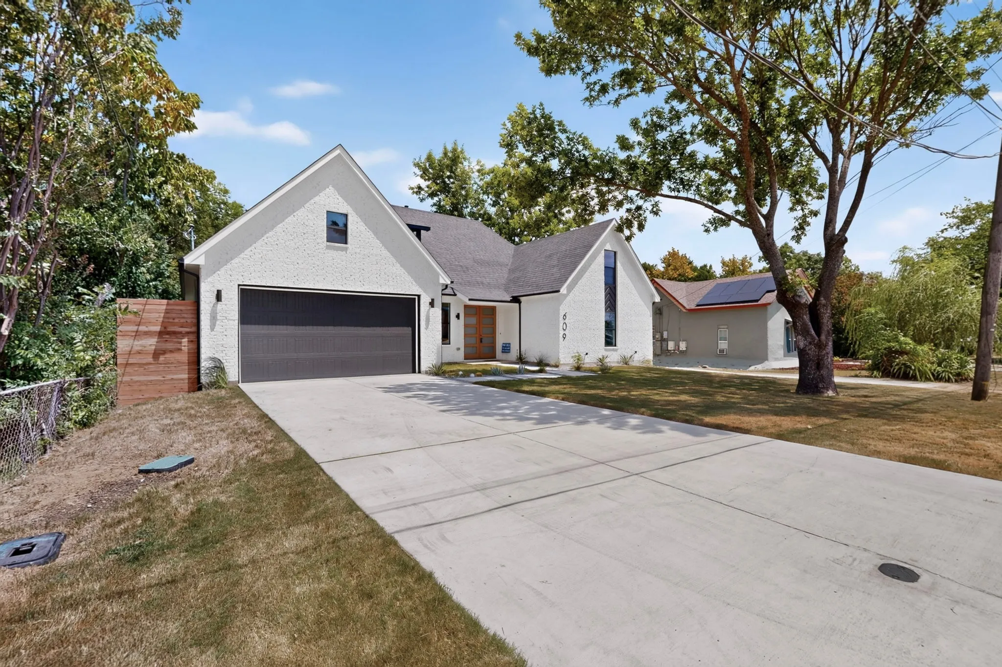 Single Family Residence For Sale in Kaufman County , 609 E Grove Street, Kaufman, Texas 75142, 3 Bedrooms, 4 Bathrooms, 2 Garage spaces, 1,828 Sqft, built in 2026, Price $374,900, mls#21346458, Real Estate Agent in Kaufman, Homes For Sale in Kaufman county, Homes For Sale in Kaufman, Realtor in Kaufman Texas, Real Estate Brokerage Independent Realty Texas, Luminita Cordes Realtor