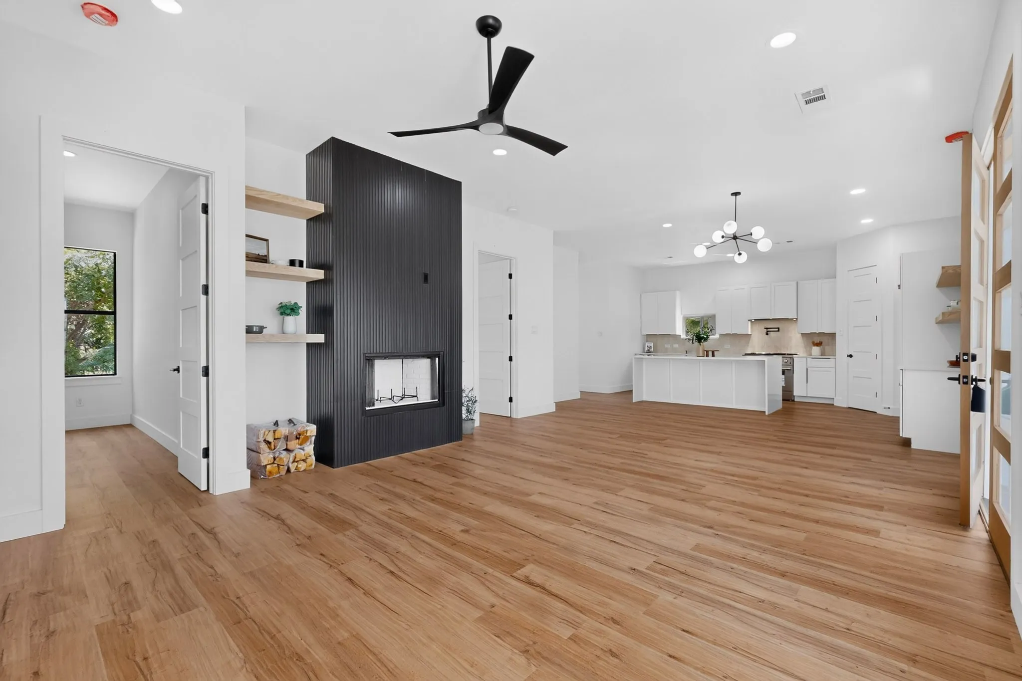 Single Family Residence For Sale in Kaufman County , 609 E Grove Street, Kaufman, Texas 75142, 3 Bedrooms, 4 Bathrooms, 2 Garage spaces, 1,828 Sqft, built in 2026, Price $374,900, mls#21346458, Real Estate Agent in Kaufman, Homes For Sale in Kaufman county, Homes For Sale in Kaufman, Realtor in Kaufman Texas, Real Estate Brokerage Independent Realty Texas, Luminita Cordes Realtor