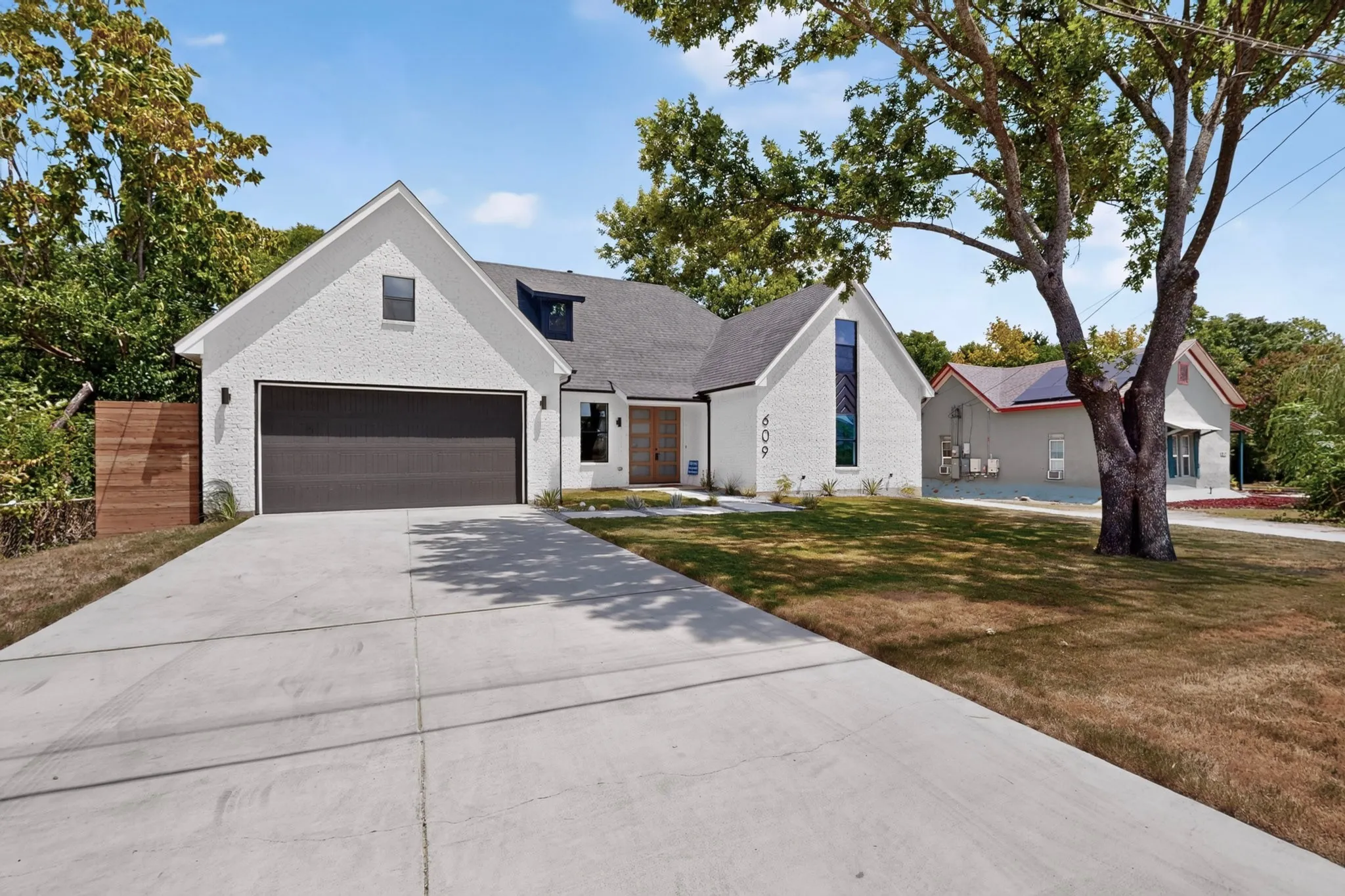 Single Family Residence For Sale in Kaufman County , 609 E Grove Street, Kaufman, Texas 75142, 3 Bedrooms, 4 Bathrooms, 2 Garage spaces, 1,828 Sqft, built in 2026, Price $374,900, mls#21346458, Real Estate Agent in Kaufman, Homes For Sale in Kaufman county, Homes For Sale in Kaufman, Realtor in Kaufman Texas, Real Estate Brokerage Independent Realty Texas, Luminita Cordes Realtor