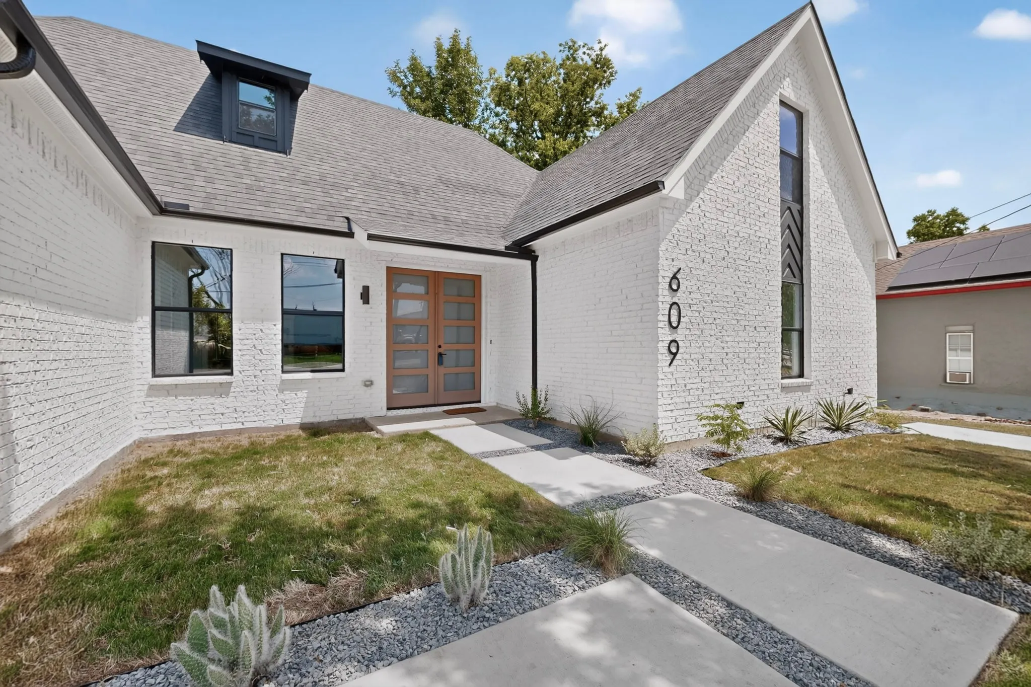 Single Family Residence For Sale in Kaufman County , 609 E Grove Street, Kaufman, Texas 75142, 3 Bedrooms, 4 Bathrooms, 2 Garage spaces, 1,828 Sqft, built in 2026, Price $374,900, mls#21346458, Real Estate Agent in Kaufman, Homes For Sale in Kaufman county, Homes For Sale in Kaufman, Realtor in Kaufman Texas, Real Estate Brokerage Independent Realty Texas, Luminita Cordes Realtor