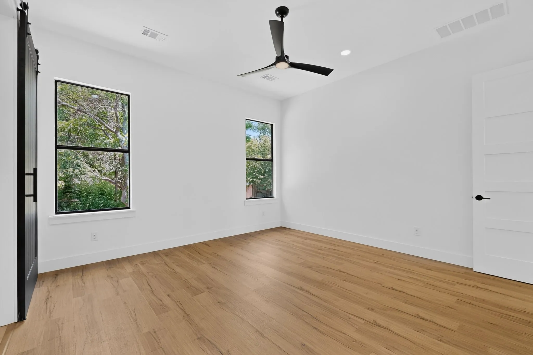 Single Family Residence For Sale in Kaufman County , 609 E Grove Street, Kaufman, Texas 75142, 3 Bedrooms, 4 Bathrooms, 2 Garage spaces, 1,828 Sqft, built in 2026, Price $374,900, mls#21346458, Real Estate Agent in Kaufman, Homes For Sale in Kaufman county, Homes For Sale in Kaufman, Realtor in Kaufman Texas, Real Estate Brokerage Independent Realty Texas, Luminita Cordes Realtor