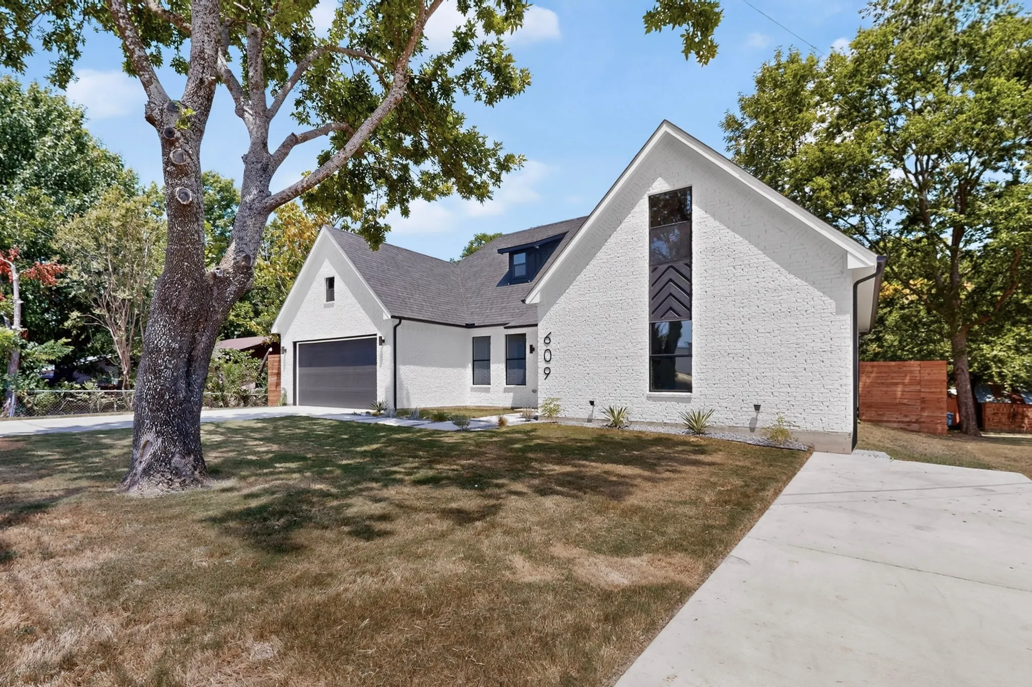 Single Family Residence For Sale in Kaufman County , 609 E Grove Street, Kaufman, Texas 75142, 3 Bedrooms, 4 Bathrooms, 2 Garage spaces, 1,828 Sqft, built in 2026, Price $374,900, mls#21346458, Real Estate Agent in Kaufman, Homes For Sale in Kaufman county, Homes For Sale in Kaufman, Realtor in Kaufman Texas, Real Estate Brokerage Independent Realty Texas, Luminita Cordes Realtor