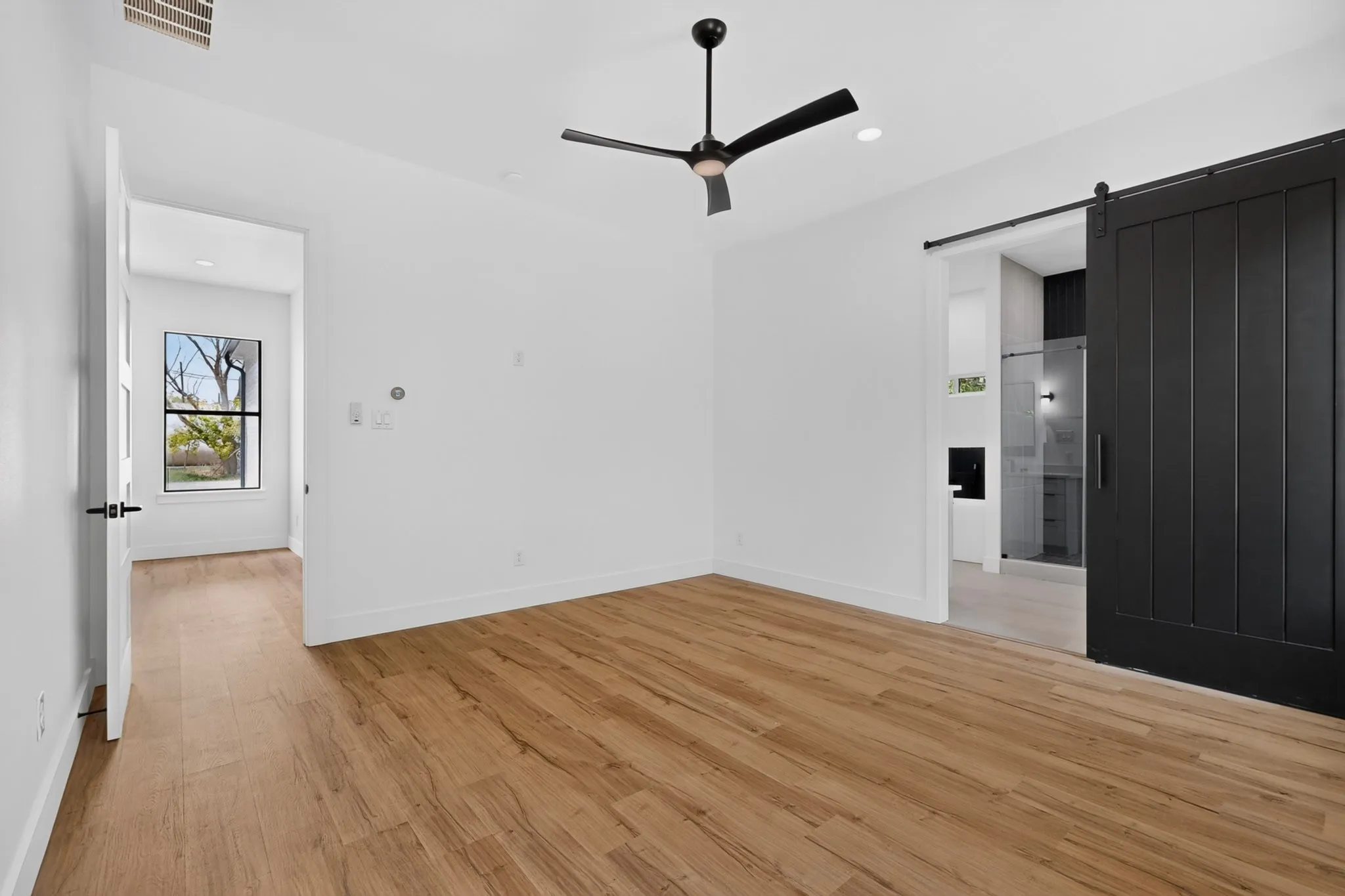 Single Family Residence For Sale in Kaufman County , 609 E Grove Street, Kaufman, Texas 75142, 3 Bedrooms, 4 Bathrooms, 2 Garage spaces, 1,828 Sqft, built in 2026, Price $374,900, mls#21346458, Real Estate Agent in Kaufman, Homes For Sale in Kaufman county, Homes For Sale in Kaufman, Realtor in Kaufman Texas, Real Estate Brokerage Independent Realty Texas, Luminita Cordes Realtor