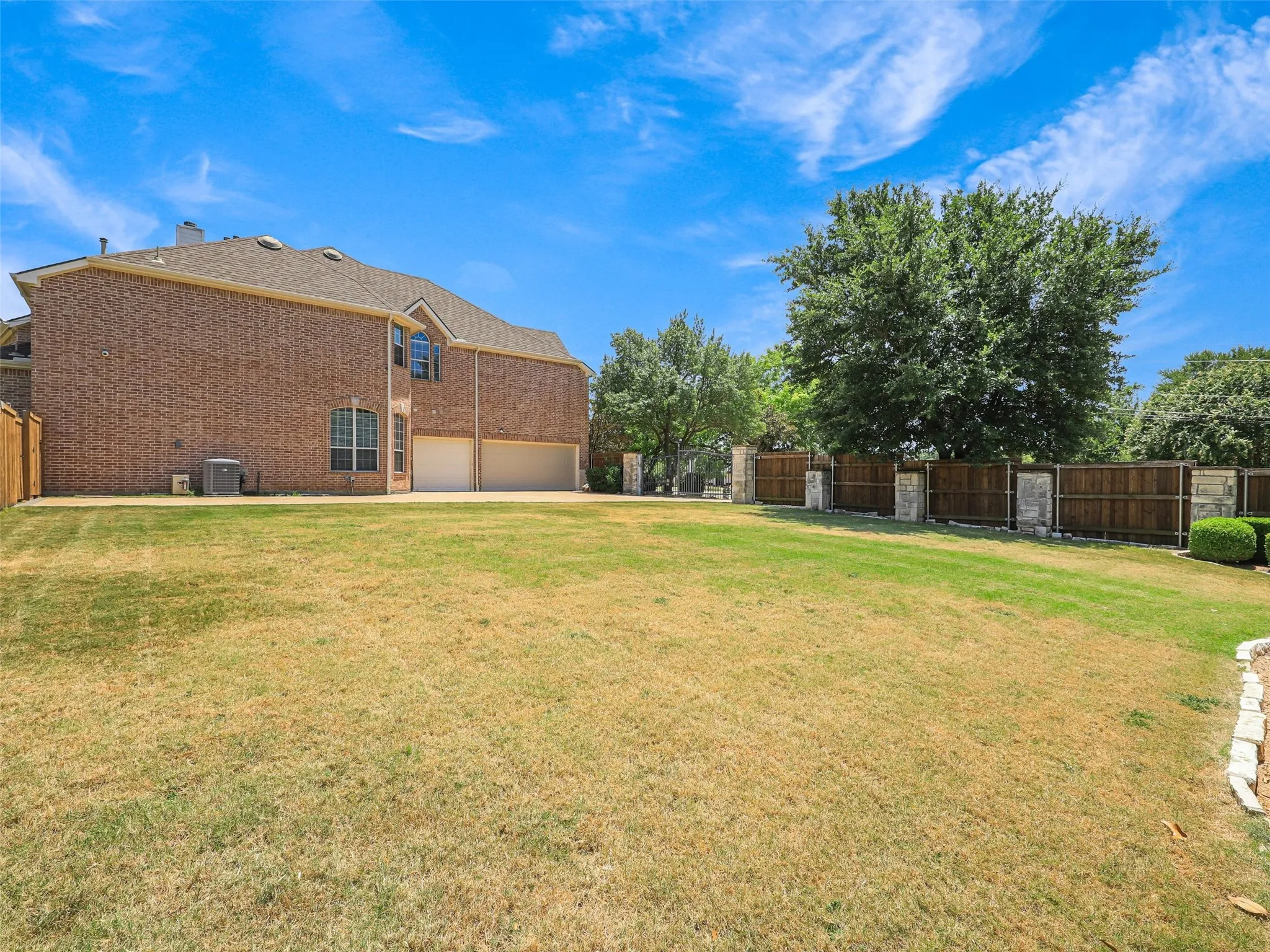 Single Family Residence For Sale in Collin County , 7798 Meadow Hill Drive, Frisco, Texas 75033, 4 Bedroom, 4 Bathroom, 3 Garage spaces, 5,073 Sqft, built in 2002, mls#21345274, Real Estate Agent in Frisco, Homes For Sale in Collin county, Homes For Sale in Frisco, Realtor in Frisco Texas, Real Estate Brokerage Independent Realty Texas, Luminita Cordes Realtor