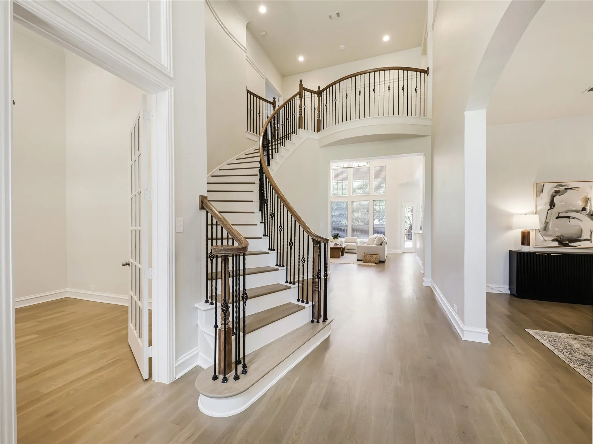 Single Family Residence For Sale in Collin County , 7798 Meadow Hill Drive, Frisco, Texas 75033, 4 Bedroom, 4 Bathroom, 3 Garage spaces, 5,073 Sqft, built in 2002, mls#21345274, Real Estate Agent in Frisco, Homes For Sale in Collin county, Homes For Sale in Frisco, Realtor in Frisco Texas, Real Estate Brokerage Independent Realty Texas, Luminita Cordes Realtor