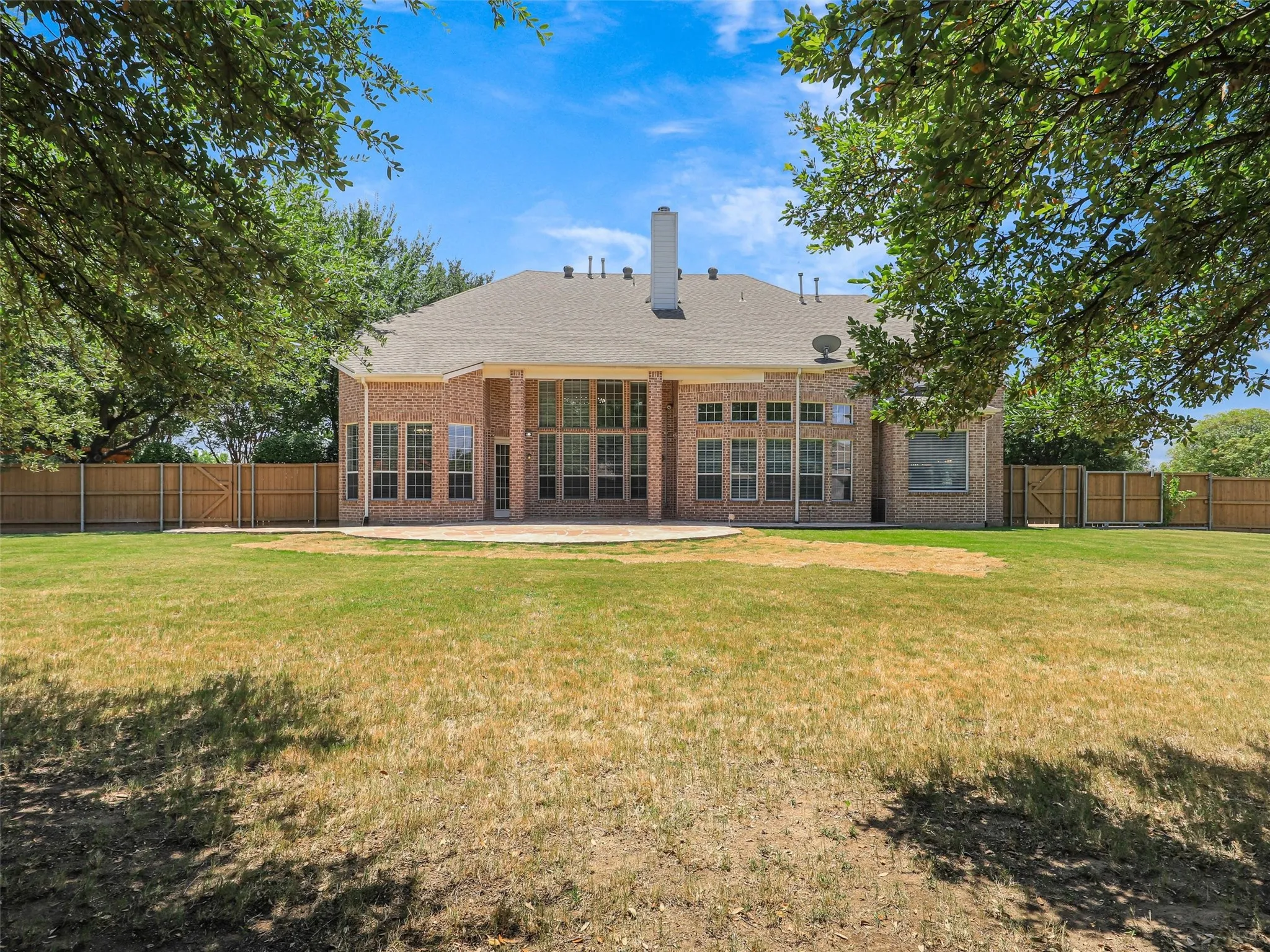 Single Family Residence For Sale in Collin County , 7798 Meadow Hill Drive, Frisco, Texas 75033, 4 Bedroom, 4 Bathroom, 3 Garage spaces, 5,073 Sqft, built in 2002, mls#21345274, Real Estate Agent in Frisco, Homes For Sale in Collin county, Homes For Sale in Frisco, Realtor in Frisco Texas, Real Estate Brokerage Independent Realty Texas, Luminita Cordes Realtor