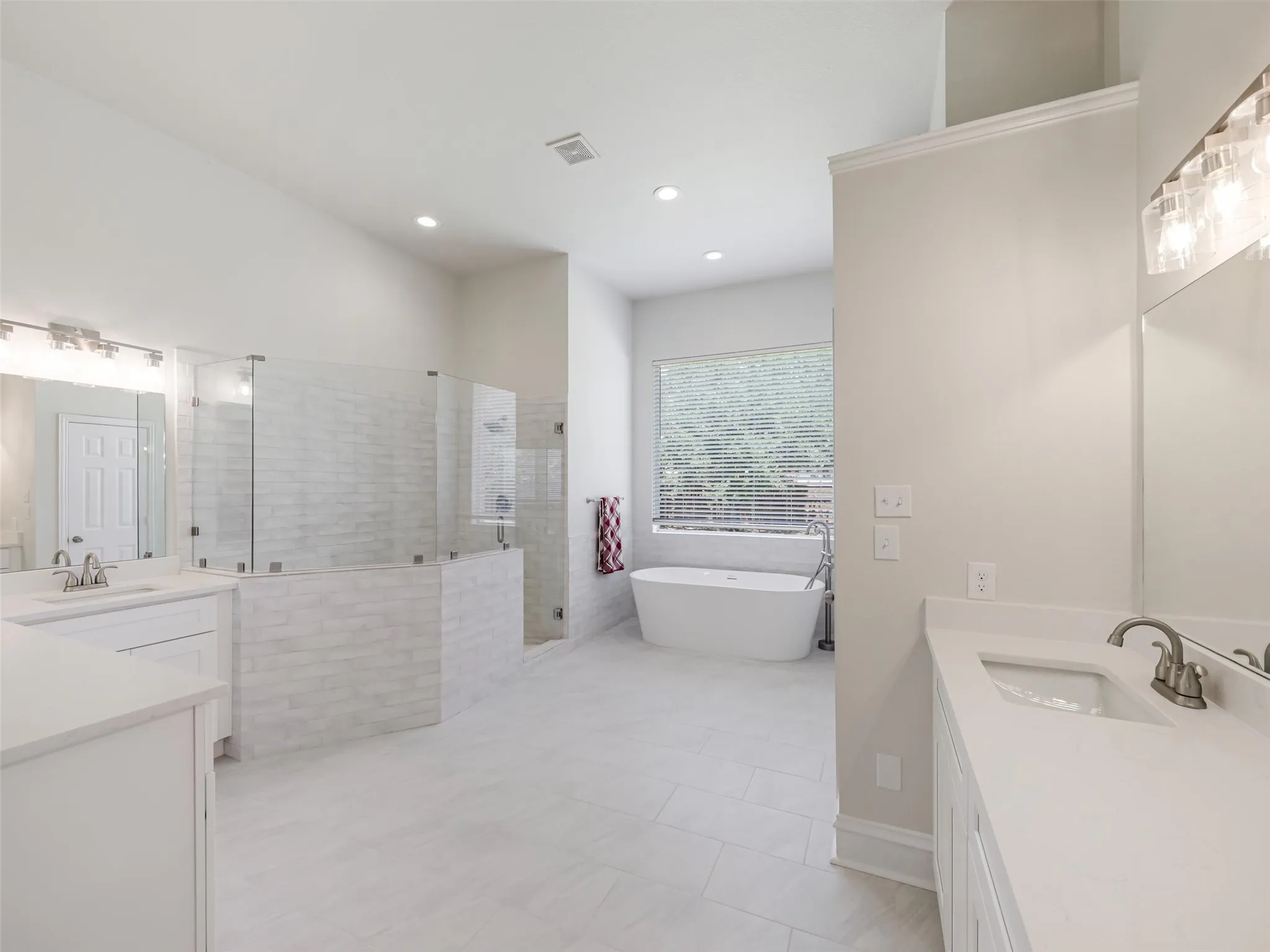 Single Family Residence For Sale in Collin County , 7798 Meadow Hill Drive, Frisco, Texas 75033, 4 Bedroom, 4 Bathroom, 3 Garage spaces, 5,073 Sqft, built in 2002, mls#21345274, Real Estate Agent in Frisco, Homes For Sale in Collin county, Homes For Sale in Frisco, Realtor in Frisco Texas, Real Estate Brokerage Independent Realty Texas, Luminita Cordes Realtor