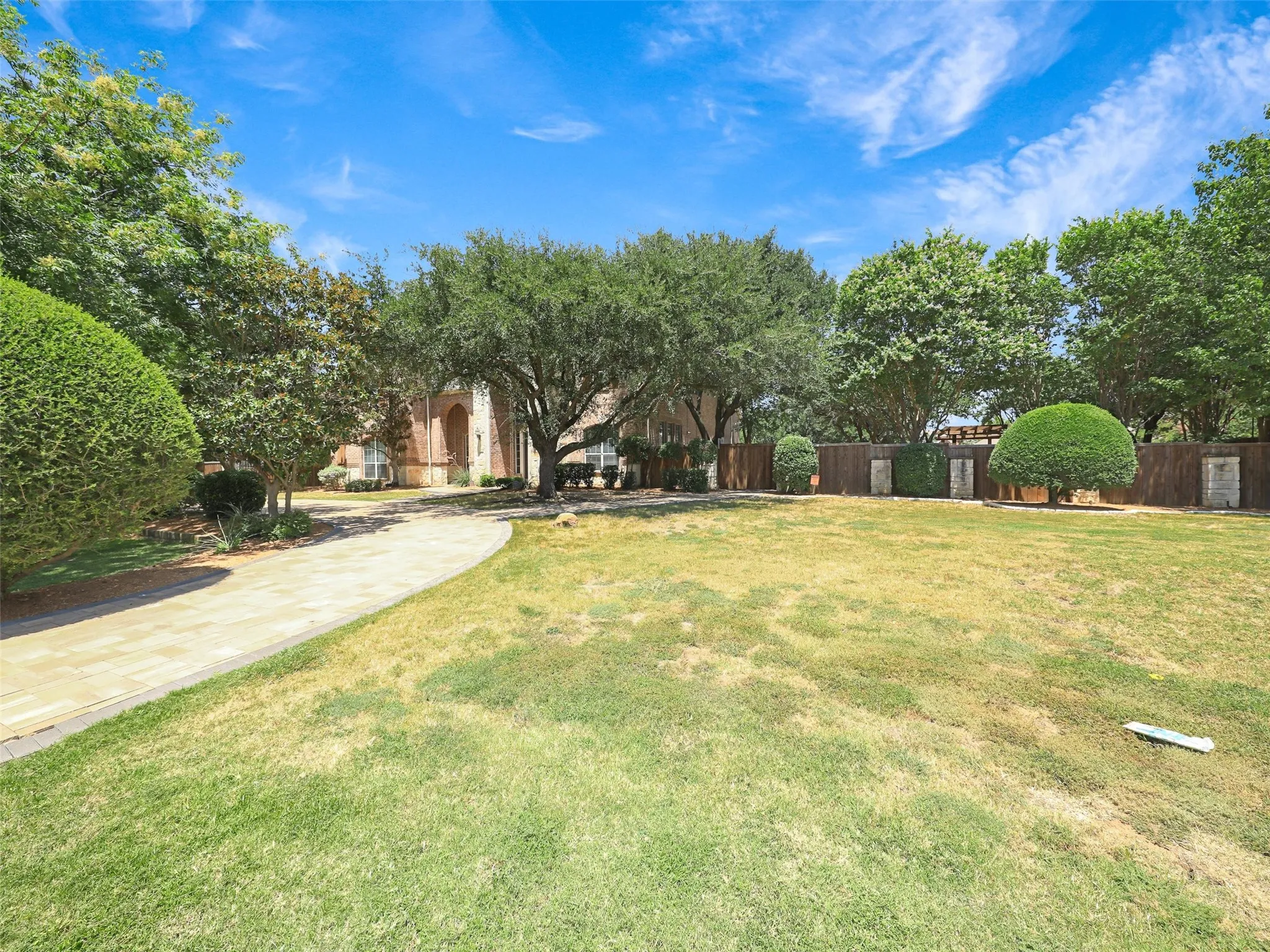 Single Family Residence For Sale in Collin County , 7798 Meadow Hill Drive, Frisco, Texas 75033, 4 Bedroom, 4 Bathroom, 3 Garage spaces, 5,073 Sqft, built in 2002, mls#21345274, Real Estate Agent in Frisco, Homes For Sale in Collin county, Homes For Sale in Frisco, Realtor in Frisco Texas, Real Estate Brokerage Independent Realty Texas, Luminita Cordes Realtor