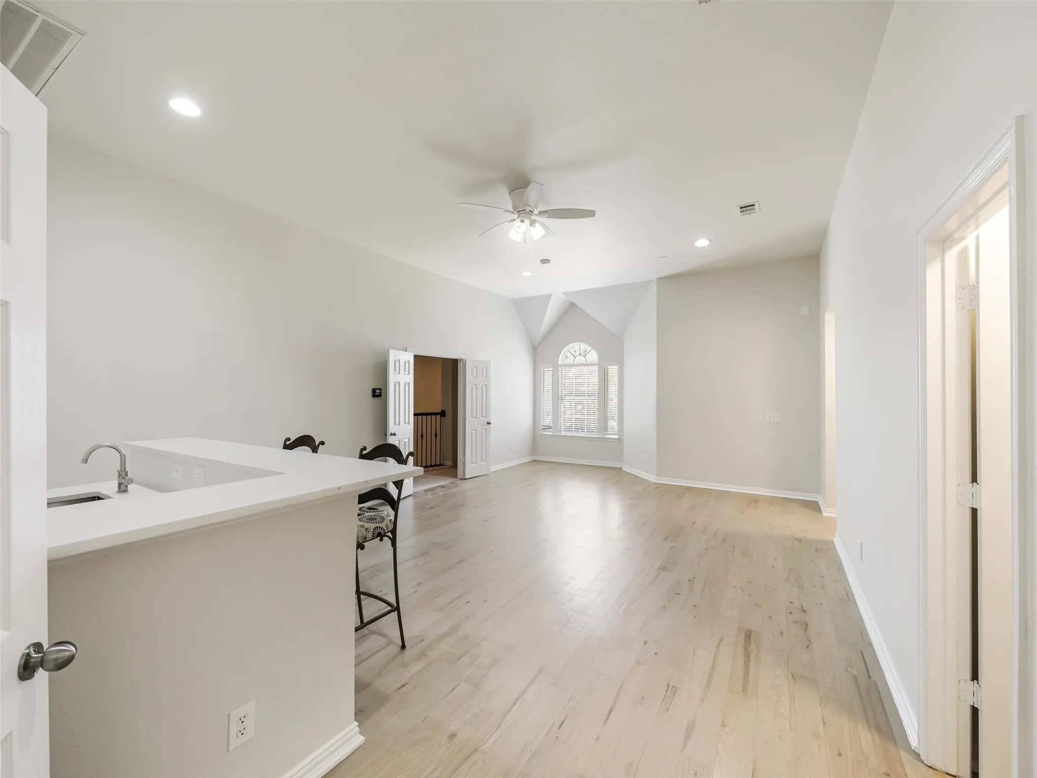 Single Family Residence For Sale in Collin County , 7798 Meadow Hill Drive, Frisco, Texas 75033, 4 Bedroom, 4 Bathroom, 3 Garage spaces, 5,073 Sqft, built in 2002, mls#21345274, Real Estate Agent in Frisco, Homes For Sale in Collin county, Homes For Sale in Frisco, Realtor in Frisco Texas, Real Estate Brokerage Independent Realty Texas, Luminita Cordes Realtor