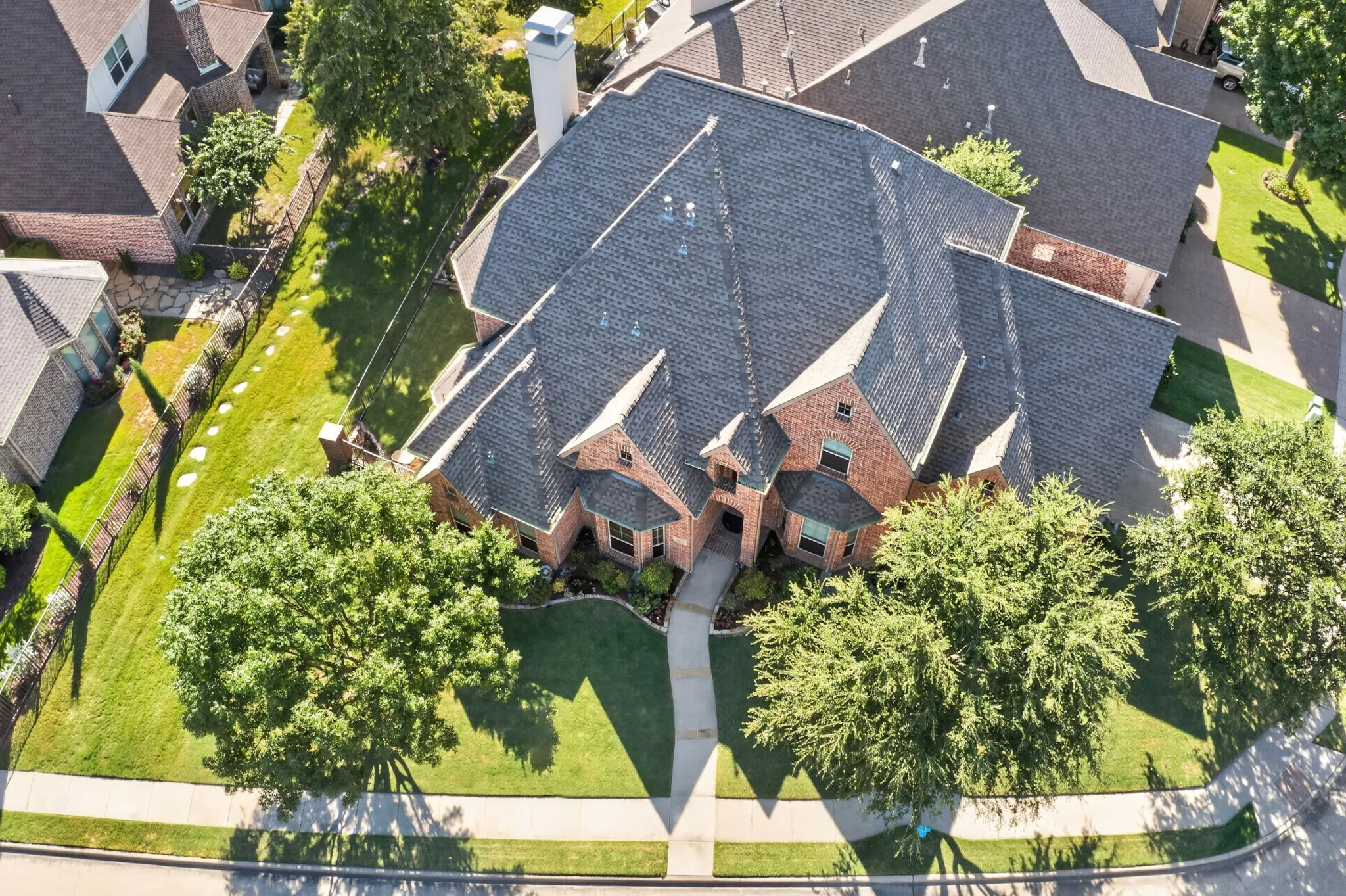 Single Family Residence For Sale in Collin County , 20 Glistening Pond Drive, Frisco, Texas 75034, 4 Bedroom, 4 Bathroom, 2 Garage spaces, 3,476 Sqft, built in 2005, mls#21346350, Real Estate Agent in Frisco, Homes For Sale in Collin county, Homes For Sale in Frisco, Realtor in Frisco Texas, Real Estate Brokerage Independent Realty Texas, Luminita Cordes Realtor
