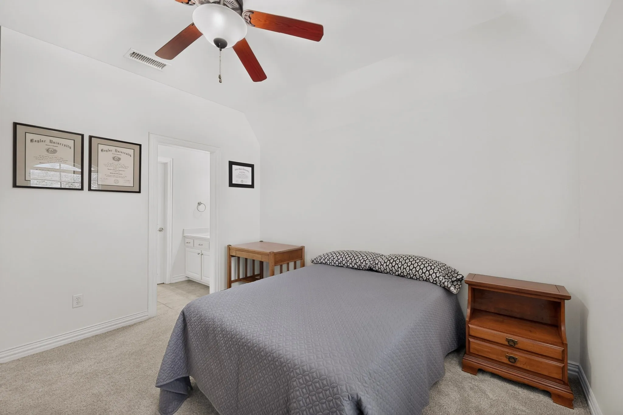 Single Family Residence For Sale in Collin County , 20 Glistening Pond Drive, Frisco, Texas 75034, 4 Bedroom, 4 Bathroom, 2 Garage spaces, 3,476 Sqft, built in 2005, mls#21346350, Real Estate Agent in Frisco, Homes For Sale in Collin county, Homes For Sale in Frisco, Realtor in Frisco Texas, Real Estate Brokerage Independent Realty Texas, Luminita Cordes Realtor
