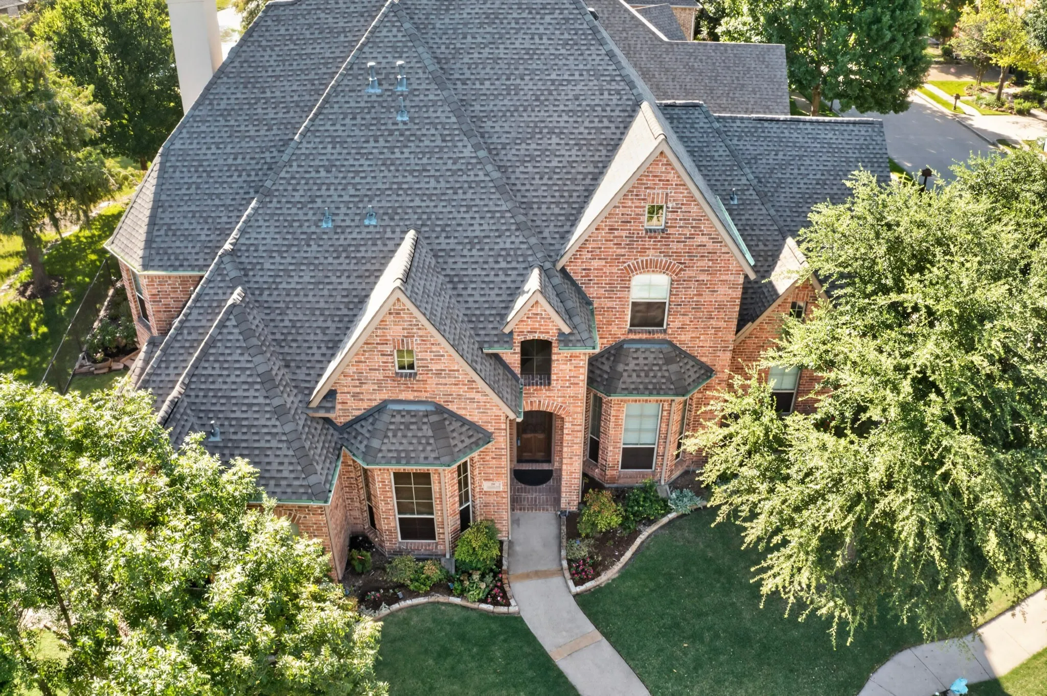 Single Family Residence For Sale in Collin County , 20 Glistening Pond Drive, Frisco, Texas 75034, 4 Bedroom, 4 Bathroom, 2 Garage spaces, 3,476 Sqft, built in 2005, mls#21346350, Real Estate Agent in Frisco, Homes For Sale in Collin county, Homes For Sale in Frisco, Realtor in Frisco Texas, Real Estate Brokerage Independent Realty Texas, Luminita Cordes Realtor
