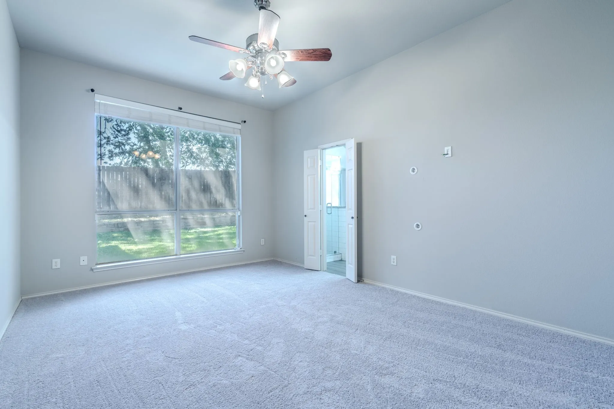 Every bedroom has brand new carpet installed in Sept 2026!