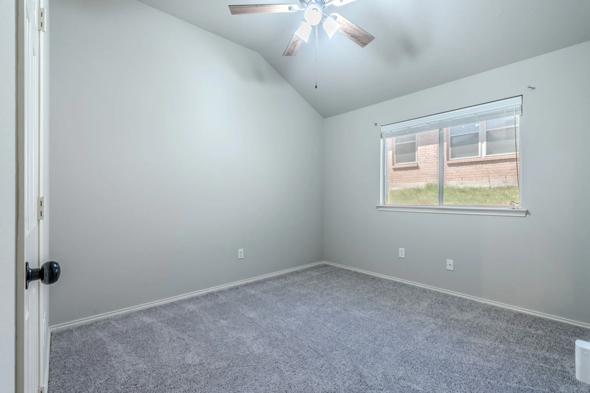 Large spare bedrooms with brand new carpet installed in Sept 2026!