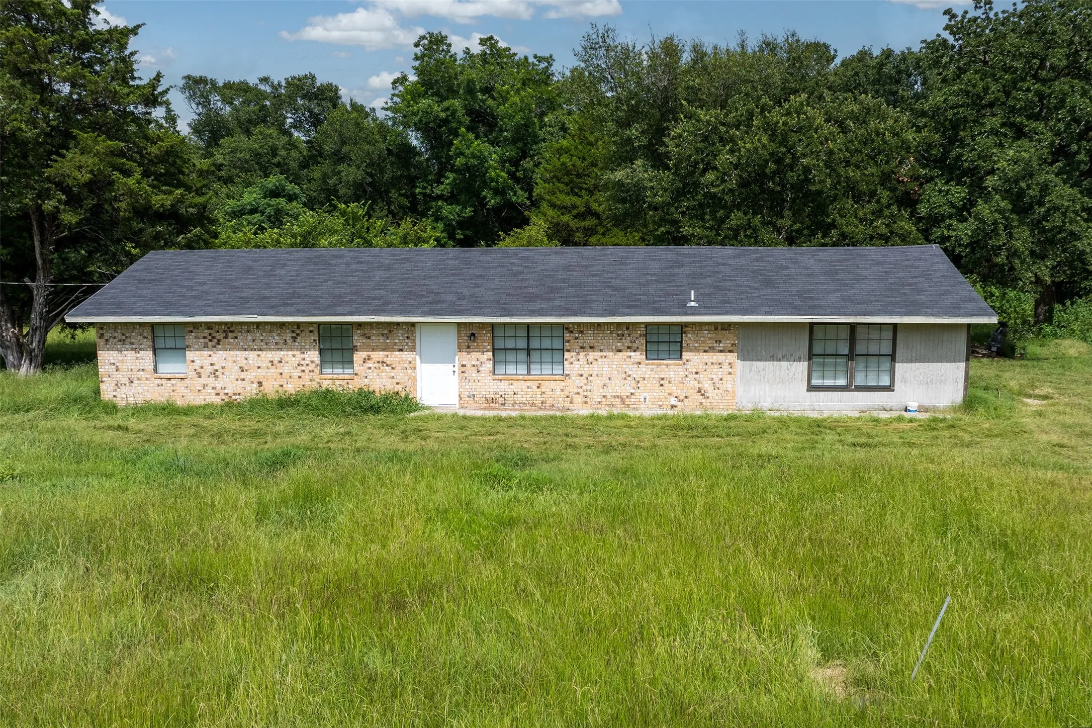 Single Family Residence For Sale in Freestone County , 115 Fcr 969, Wortham, Texas 76693, 4 Bedroom, 2 Bathroom, Garage spaces, 1,800 Sqft, built in 1980, mls#21345660, Real Estate Agent in Wortham, Homes For Sale in Freestone county, Homes For Sale in Wortham, Realtor in Wortham Texas, Real Estate Brokerage Independent Realty Texas, Luminita Cordes Realtor