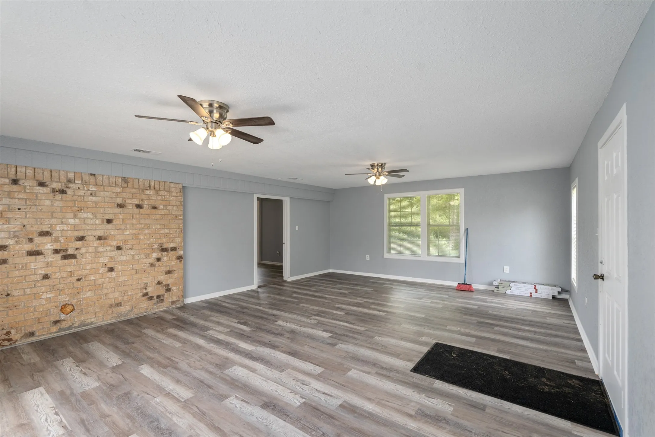 Single Family Residence For Sale in Freestone County , 115 Fcr 969, Wortham, Texas 76693, 4 Bedroom, 2 Bathroom, Garage spaces, 1,800 Sqft, built in 1980, mls#21345660, Real Estate Agent in Wortham, Homes For Sale in Freestone county, Homes For Sale in Wortham, Realtor in Wortham Texas, Real Estate Brokerage Independent Realty Texas, Luminita Cordes Realtor