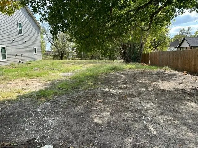 Unimproved Land For Sale in Grayson County , 402 E Bonham Street, Tom Bean, Texas 75491, 0, 0, Garage spaces, 0 Sqft, built in 0, Price $72,000, mls#21346706, Real Estate Agent in Tom Bean, Homes For Sale in Grayson county, Homes For Sale in Tom Bean, Realtor in Tom Bean Texas, Real Estate Brokerage Independent Realty Texas, Luminita Cordes Realtor