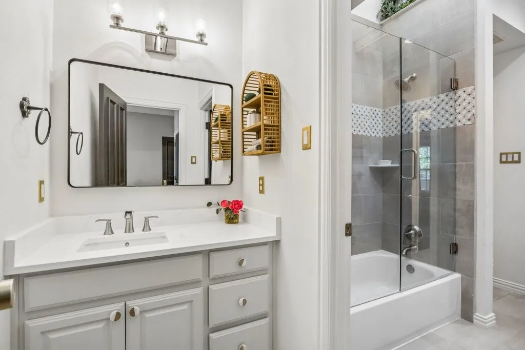 Single Family Residence For Sale in Collin County , 12 Misty Meadow Drive, Melissa, Texas 75454, 5 Bedroom, 5 Bathroom, 3 Garage spaces, 5,197 Sqft, built in 1998, mls#21346667, Real Estate Agent in Melissa, Homes For Sale in Collin county, Homes For Sale in Melissa, Realtor in Melissa Texas, Real Estate Brokerage Independent Realty Texas, Luminita Cordes Realtor