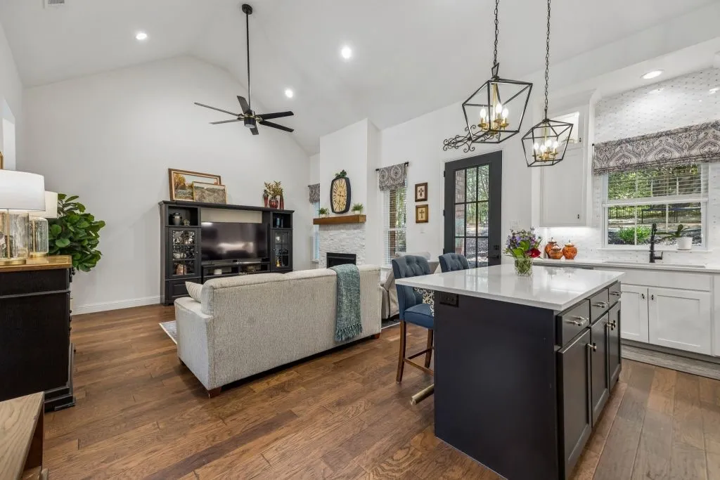 Single Family Residence For Sale in Collin County , 12 Misty Meadow Drive, Melissa, Texas 75454, 5 Bedroom, 5 Bathroom, 3 Garage spaces, 5,197 Sqft, built in 1998, mls#21346667, Real Estate Agent in Melissa, Homes For Sale in Collin county, Homes For Sale in Melissa, Realtor in Melissa Texas, Real Estate Brokerage Independent Realty Texas, Luminita Cordes Realtor