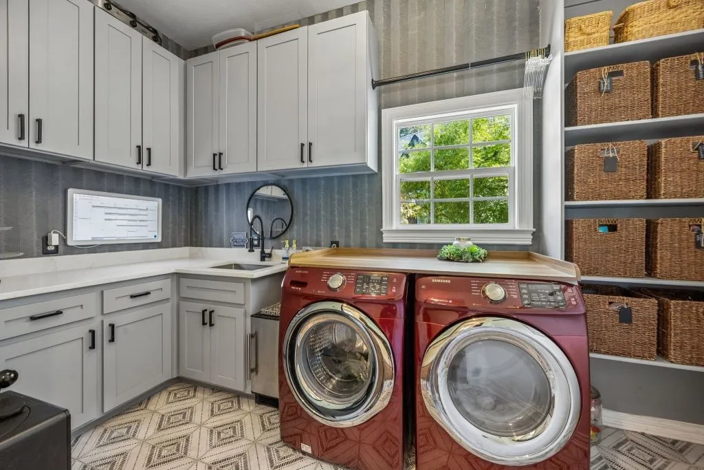 Single Family Residence For Sale in Collin County , 12 Misty Meadow Drive, Melissa, Texas 75454, 5 Bedroom, 5 Bathroom, 3 Garage spaces, 5,197 Sqft, built in 1998, mls#21346667, Real Estate Agent in Melissa, Homes For Sale in Collin county, Homes For Sale in Melissa, Realtor in Melissa Texas, Real Estate Brokerage Independent Realty Texas, Luminita Cordes Realtor