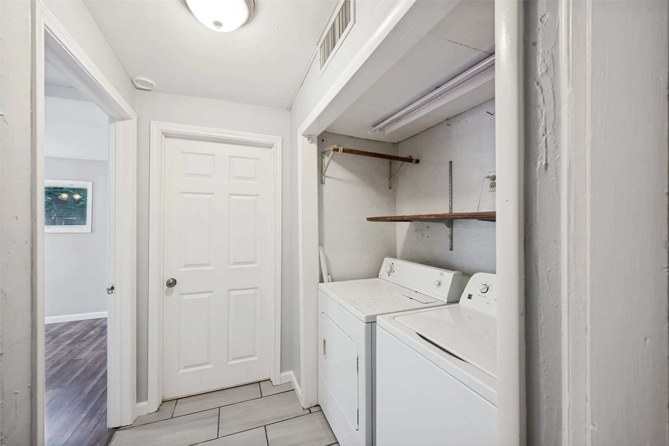Single Family Residence For Rent in Tarrant County , 4009 Anita Avenue, Fort Worth, Texas 76109, 4 Bedroom, 2 Bathroom, Garage spaces, 1,771 Sqft, built in 1949, Price $3,750, mls#21346708, Real Estate Agent in Fort Worth, Homes For Rent in Tarrant county, Homes For Rent in Fort Worth, Realtor in Fort Worth Texas, Real Estate Brokerage Independent Realty Texas, Luminita Cordes Realtor
