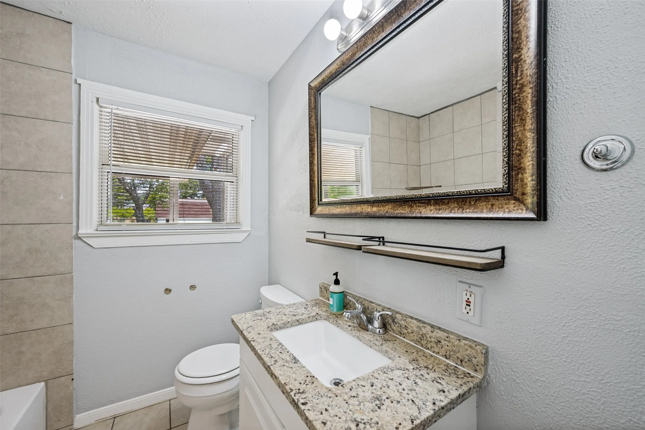 Single Family Residence For Rent in Tarrant County , 4009 Anita Avenue, Fort Worth, Texas 76109, 4 Bedroom, 2 Bathroom, Garage spaces, 1,771 Sqft, built in 1949, Price $3,750, mls#21346708, Real Estate Agent in Fort Worth, Homes For Rent in Tarrant county, Homes For Rent in Fort Worth, Realtor in Fort Worth Texas, Real Estate Brokerage Independent Realty Texas, Luminita Cordes Realtor