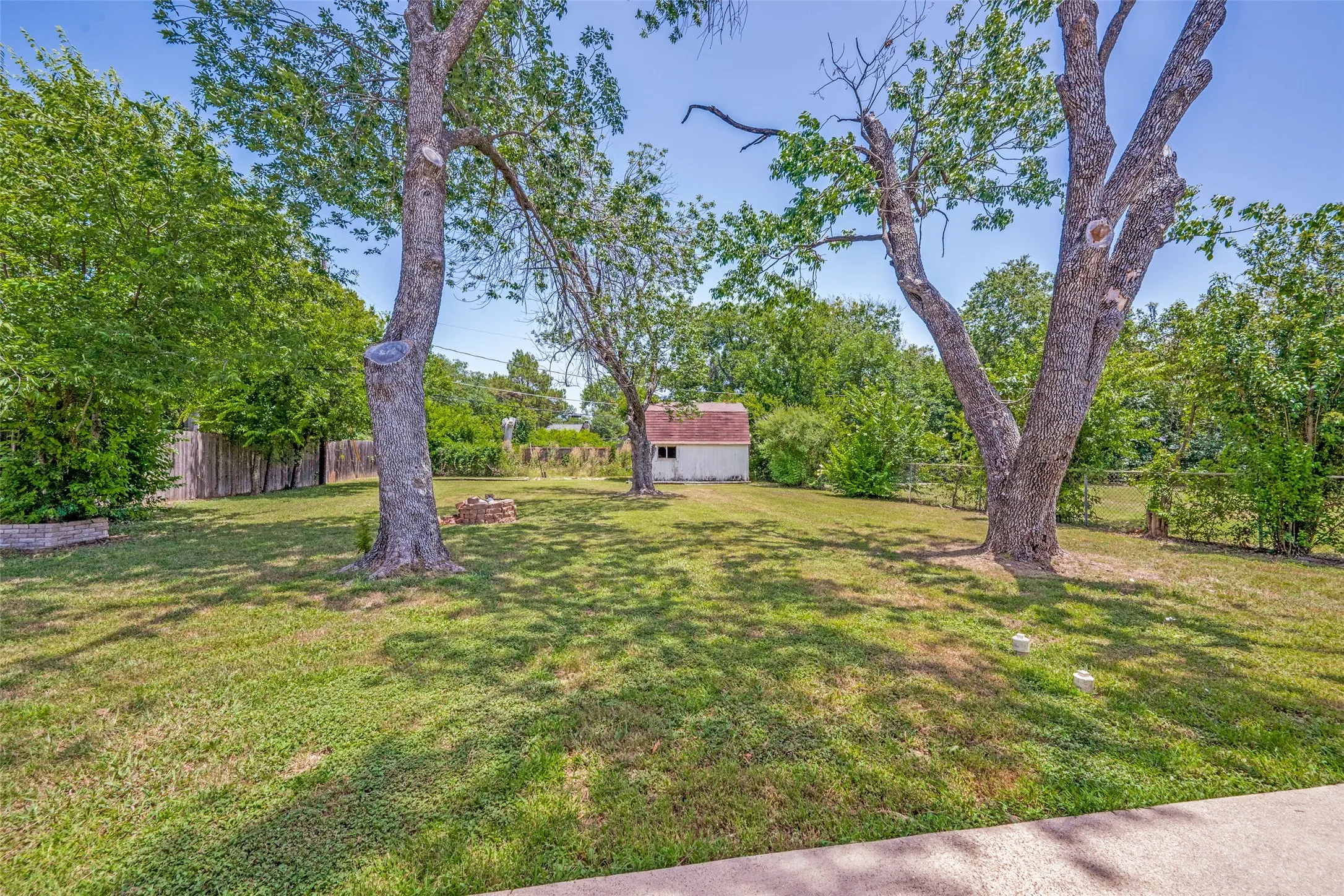 Single Family Residence For Rent in Tarrant County , 4009 Anita Avenue, Fort Worth, Texas 76109, 4 Bedroom, 2 Bathroom, Garage spaces, 1,771 Sqft, built in 1949, Price $3,750, mls#21346708, Real Estate Agent in Fort Worth, Homes For Rent in Tarrant county, Homes For Rent in Fort Worth, Realtor in Fort Worth Texas, Real Estate Brokerage Independent Realty Texas, Luminita Cordes Realtor
