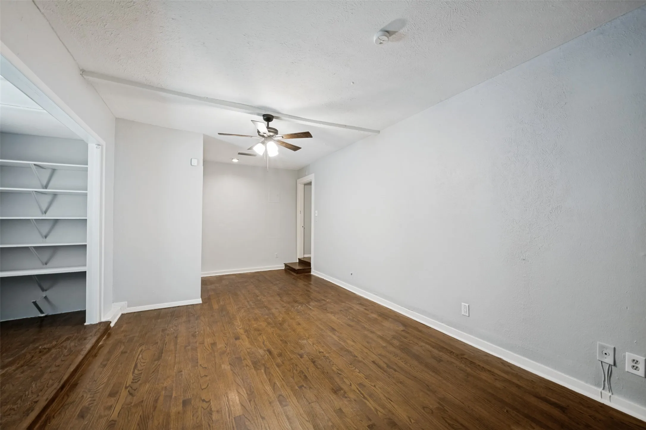Single Family Residence For Rent in Tarrant County , 4009 Anita Avenue, Fort Worth, Texas 76109, 4 Bedroom, 2 Bathroom, Garage spaces, 1,771 Sqft, built in 1949, Price $3,750, mls#21346708, Real Estate Agent in Fort Worth, Homes For Rent in Tarrant county, Homes For Rent in Fort Worth, Realtor in Fort Worth Texas, Real Estate Brokerage Independent Realty Texas, Luminita Cordes Realtor