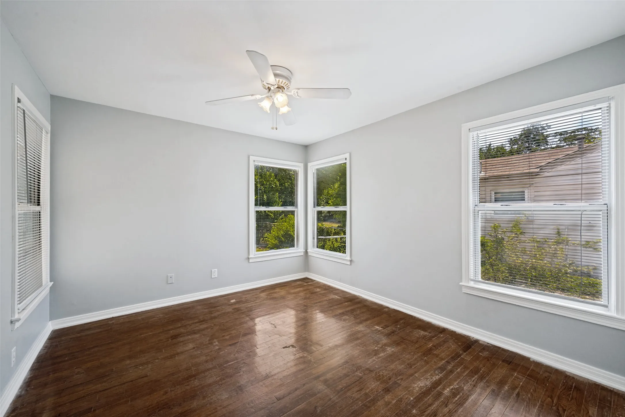 Single Family Residence For Rent in Tarrant County , 4009 Anita Avenue, Fort Worth, Texas 76109, 4 Bedroom, 2 Bathroom, Garage spaces, 1,771 Sqft, built in 1949, Price $3,750, mls#21346708, Real Estate Agent in Fort Worth, Homes For Rent in Tarrant county, Homes For Rent in Fort Worth, Realtor in Fort Worth Texas, Real Estate Brokerage Independent Realty Texas, Luminita Cordes Realtor
