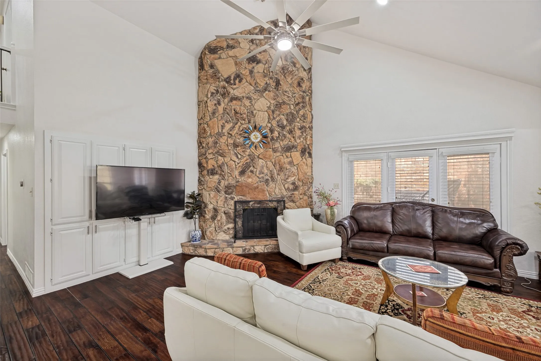 Single Family Residence For Sale in Dallas County , 605 Woodway Lane, Richardson, Texas 75081, 3 Bedroom, 3 Bathroom, 2 Garage spaces, 2,440 Sqft, built in 1984, mls#21346620, Real Estate Agent in Richardson, Homes For Sale in Dallas county, Homes For Sale in Richardson, Realtor in Richardson Texas, Real Estate Brokerage Independent Realty Texas, Luminita Cordes Realtor