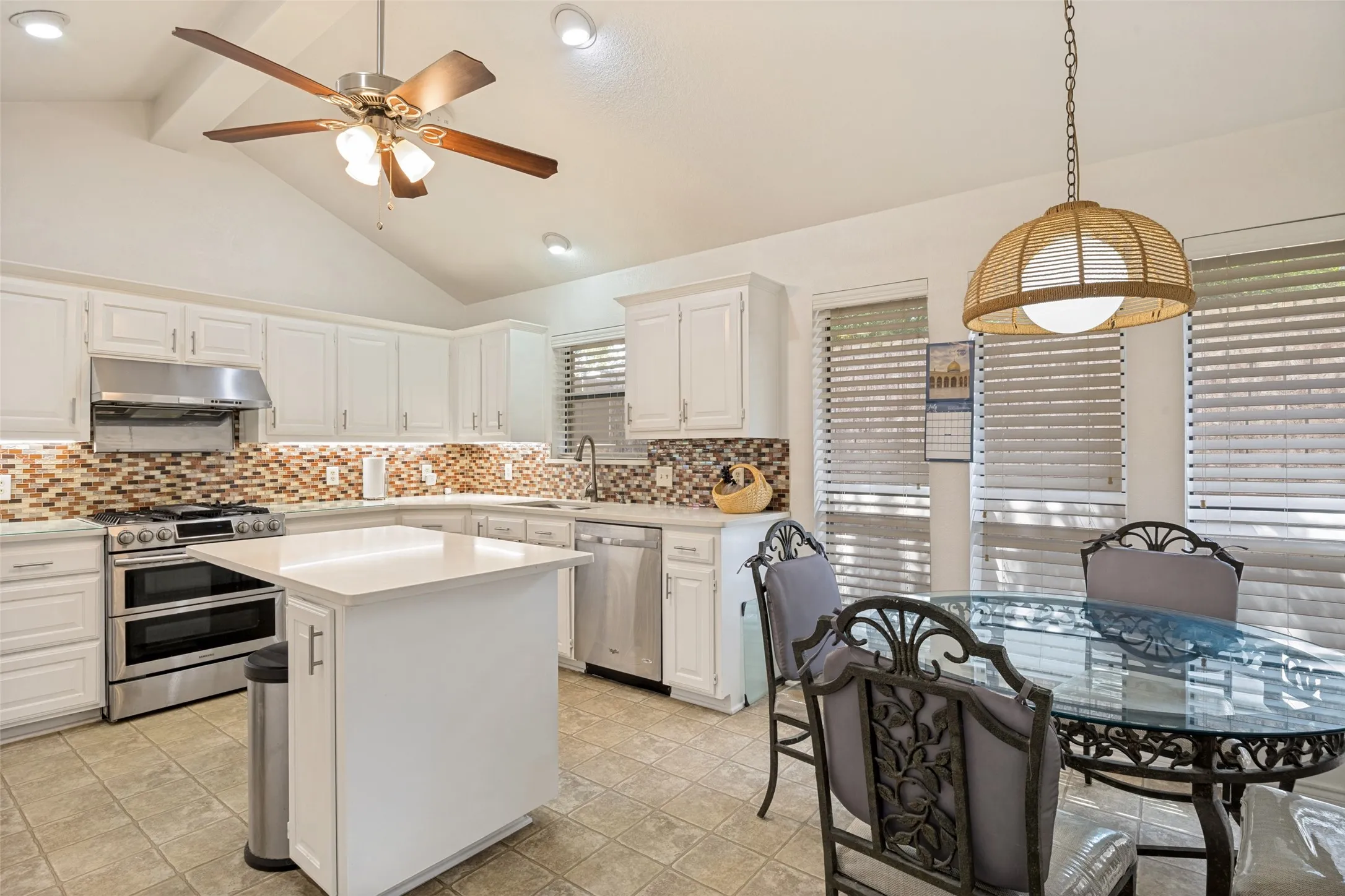 Single Family Residence For Sale in Dallas County , 605 Woodway Lane, Richardson, Texas 75081, 3 Bedroom, 3 Bathroom, 2 Garage spaces, 2,440 Sqft, built in 1984, mls#21346620, Real Estate Agent in Richardson, Homes For Sale in Dallas county, Homes For Sale in Richardson, Realtor in Richardson Texas, Real Estate Brokerage Independent Realty Texas, Luminita Cordes Realtor