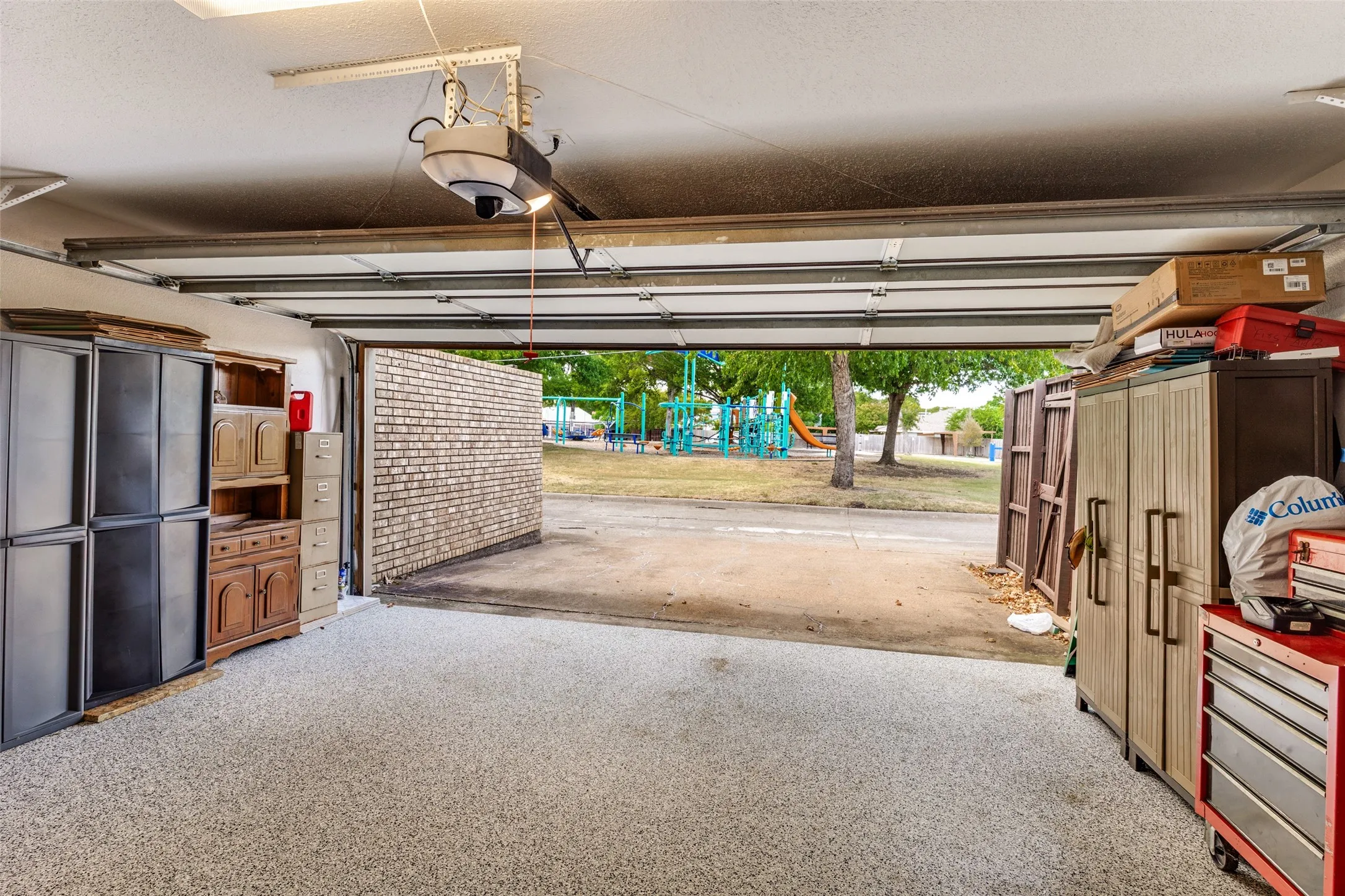 Single Family Residence For Sale in Dallas County , 605 Woodway Lane, Richardson, Texas 75081, 3 Bedroom, 3 Bathroom, 2 Garage spaces, 2,440 Sqft, built in 1984, mls#21346620, Real Estate Agent in Richardson, Homes For Sale in Dallas county, Homes For Sale in Richardson, Realtor in Richardson Texas, Real Estate Brokerage Independent Realty Texas, Luminita Cordes Realtor