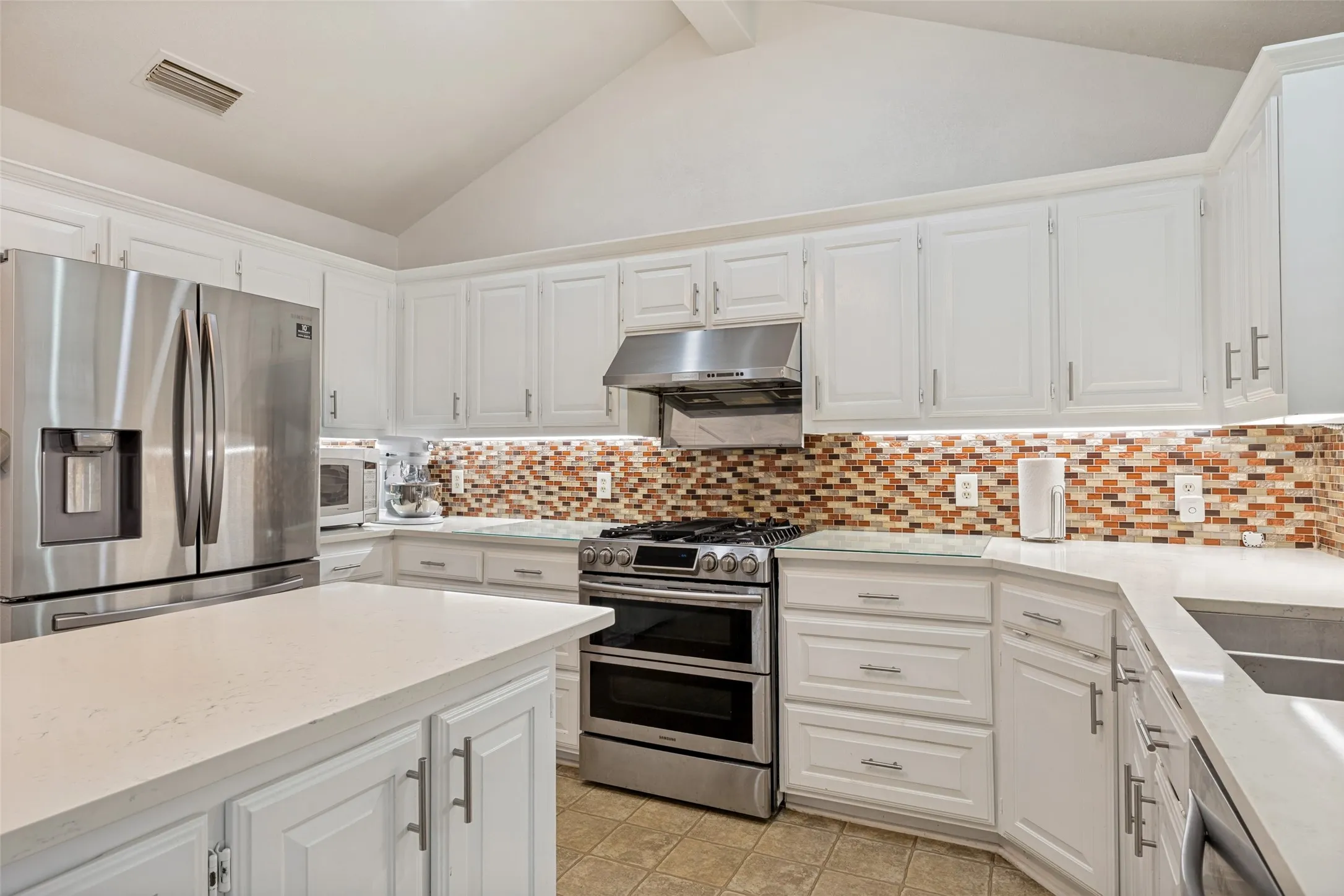 Single Family Residence For Sale in Dallas County , 605 Woodway Lane, Richardson, Texas 75081, 3 Bedroom, 3 Bathroom, 2 Garage spaces, 2,440 Sqft, built in 1984, mls#21346620, Real Estate Agent in Richardson, Homes For Sale in Dallas county, Homes For Sale in Richardson, Realtor in Richardson Texas, Real Estate Brokerage Independent Realty Texas, Luminita Cordes Realtor