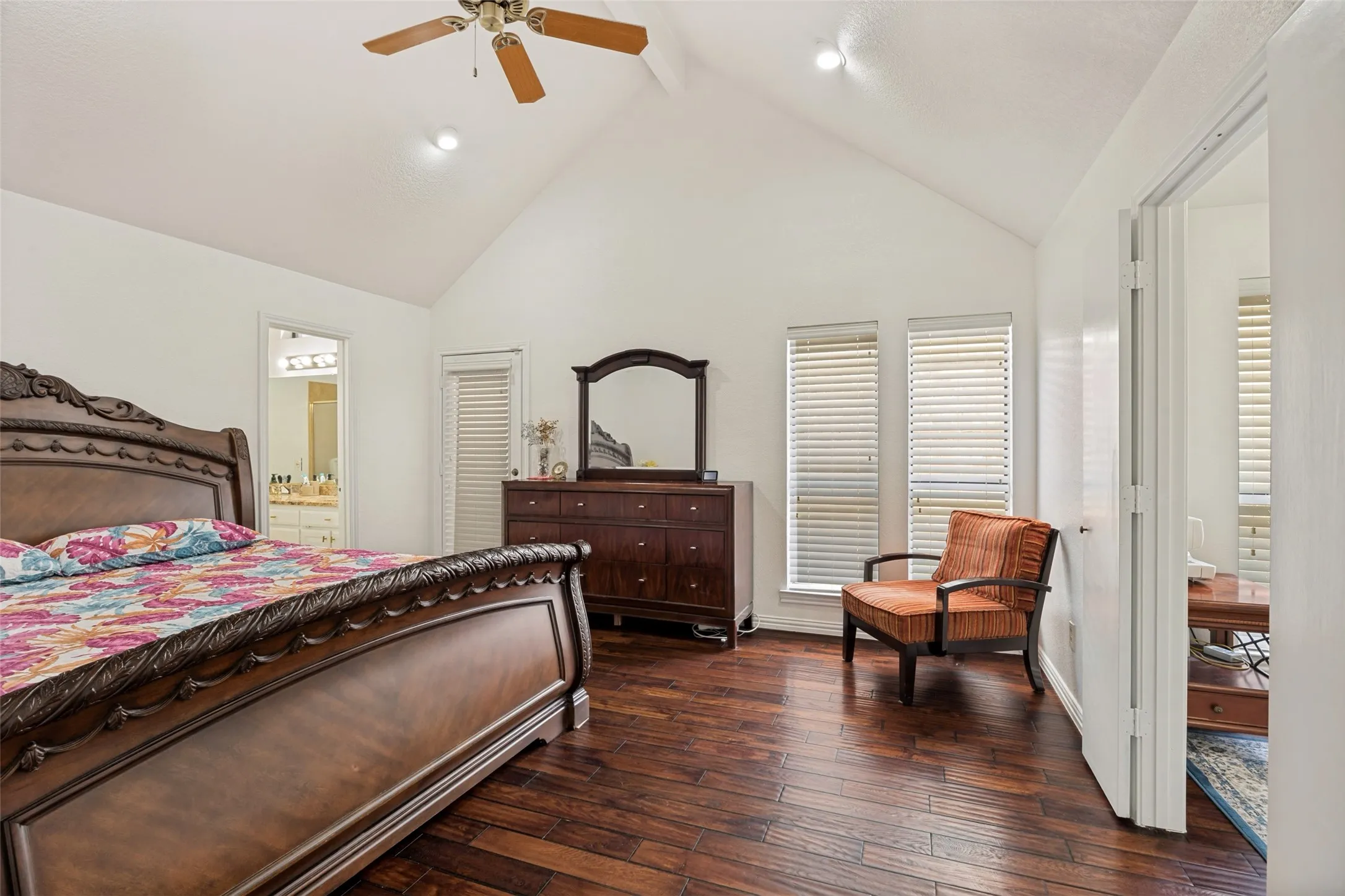 Single Family Residence For Sale in Dallas County , 605 Woodway Lane, Richardson, Texas 75081, 3 Bedroom, 3 Bathroom, 2 Garage spaces, 2,440 Sqft, built in 1984, mls#21346620, Real Estate Agent in Richardson, Homes For Sale in Dallas county, Homes For Sale in Richardson, Realtor in Richardson Texas, Real Estate Brokerage Independent Realty Texas, Luminita Cordes Realtor