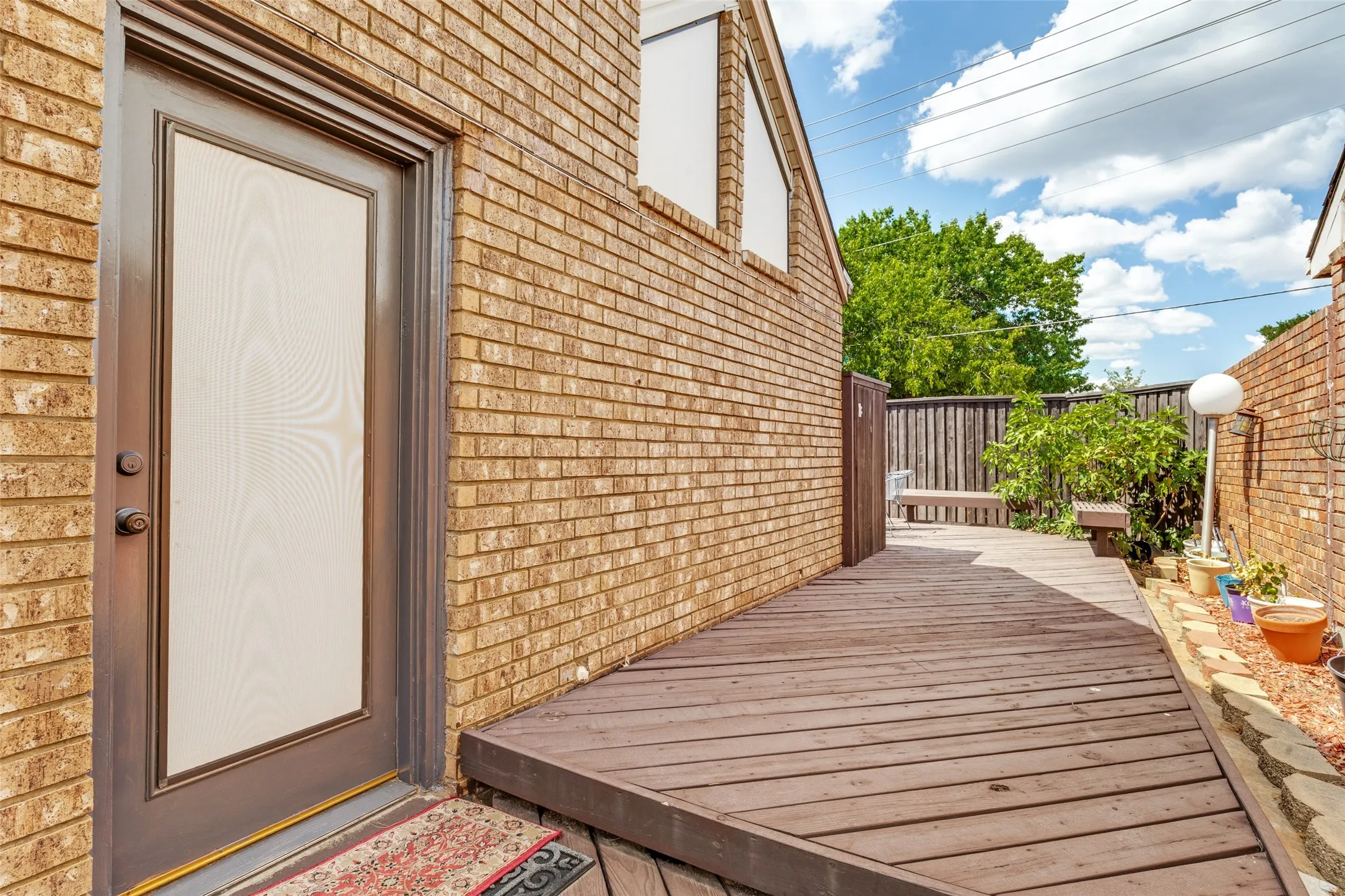Single Family Residence For Sale in Dallas County , 605 Woodway Lane, Richardson, Texas 75081, 3 Bedroom, 3 Bathroom, 2 Garage spaces, 2,440 Sqft, built in 1984, mls#21346620, Real Estate Agent in Richardson, Homes For Sale in Dallas county, Homes For Sale in Richardson, Realtor in Richardson Texas, Real Estate Brokerage Independent Realty Texas, Luminita Cordes Realtor