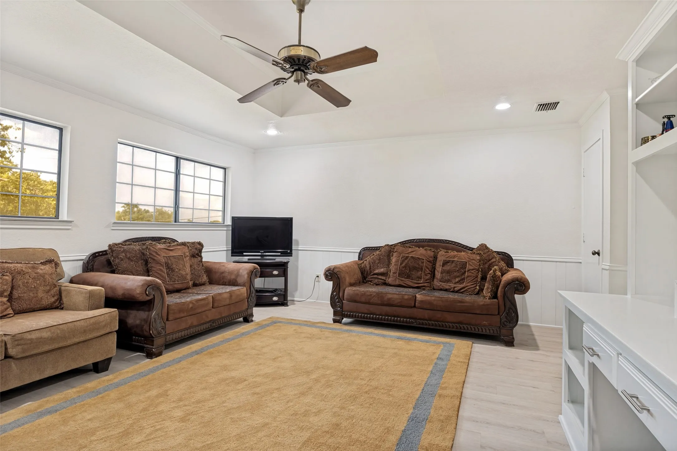 Single Family Residence For Sale in Dallas County , 605 Woodway Lane, Richardson, Texas 75081, 3 Bedroom, 3 Bathroom, 2 Garage spaces, 2,440 Sqft, built in 1984, mls#21346620, Real Estate Agent in Richardson, Homes For Sale in Dallas county, Homes For Sale in Richardson, Realtor in Richardson Texas, Real Estate Brokerage Independent Realty Texas, Luminita Cordes Realtor