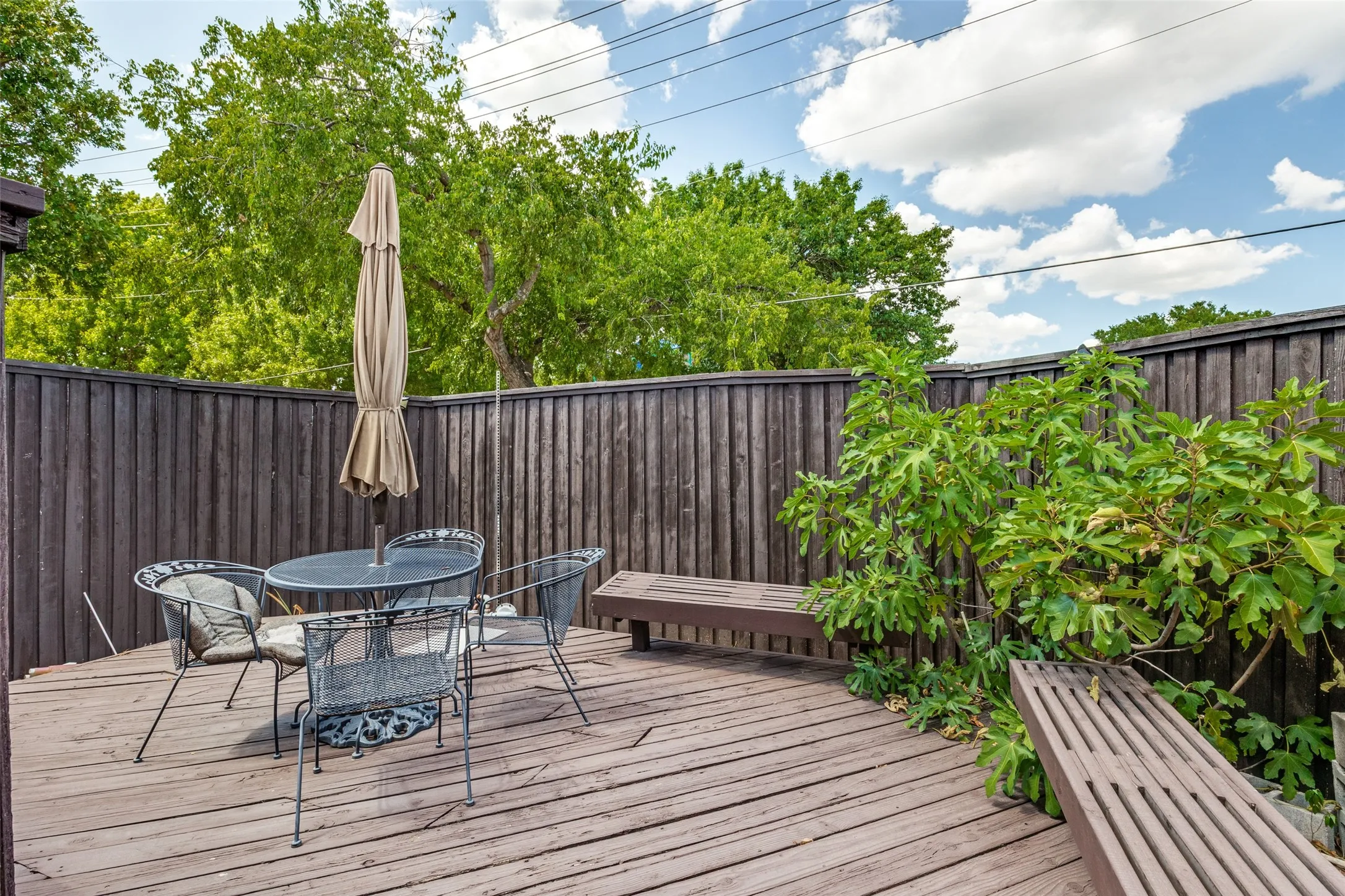 Single Family Residence For Sale in Dallas County , 605 Woodway Lane, Richardson, Texas 75081, 3 Bedroom, 3 Bathroom, 2 Garage spaces, 2,440 Sqft, built in 1984, mls#21346620, Real Estate Agent in Richardson, Homes For Sale in Dallas county, Homes For Sale in Richardson, Realtor in Richardson Texas, Real Estate Brokerage Independent Realty Texas, Luminita Cordes Realtor