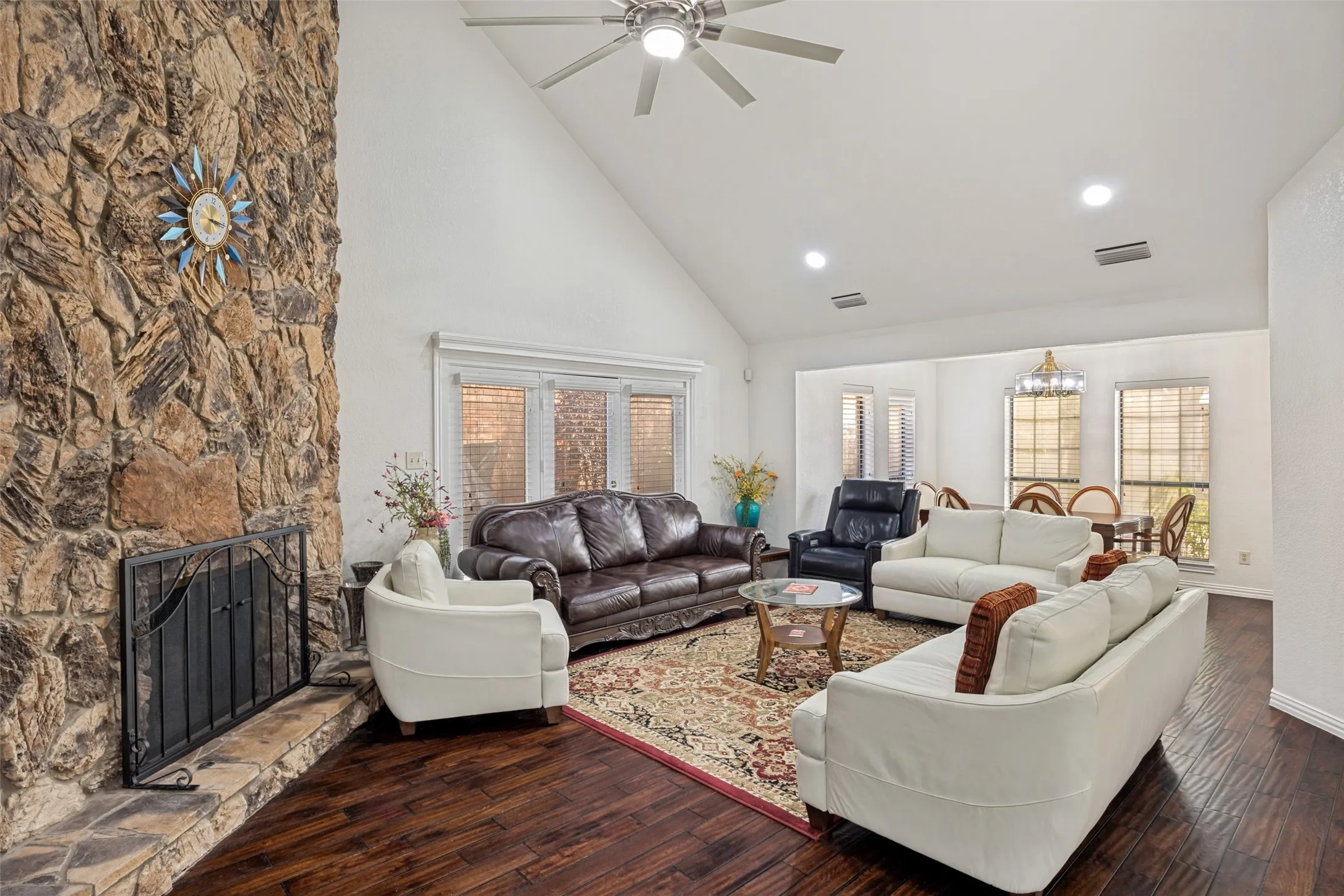 Single Family Residence For Sale in Dallas County , 605 Woodway Lane, Richardson, Texas 75081, 3 Bedroom, 3 Bathroom, 2 Garage spaces, 2,440 Sqft, built in 1984, mls#21346620, Real Estate Agent in Richardson, Homes For Sale in Dallas county, Homes For Sale in Richardson, Realtor in Richardson Texas, Real Estate Brokerage Independent Realty Texas, Luminita Cordes Realtor