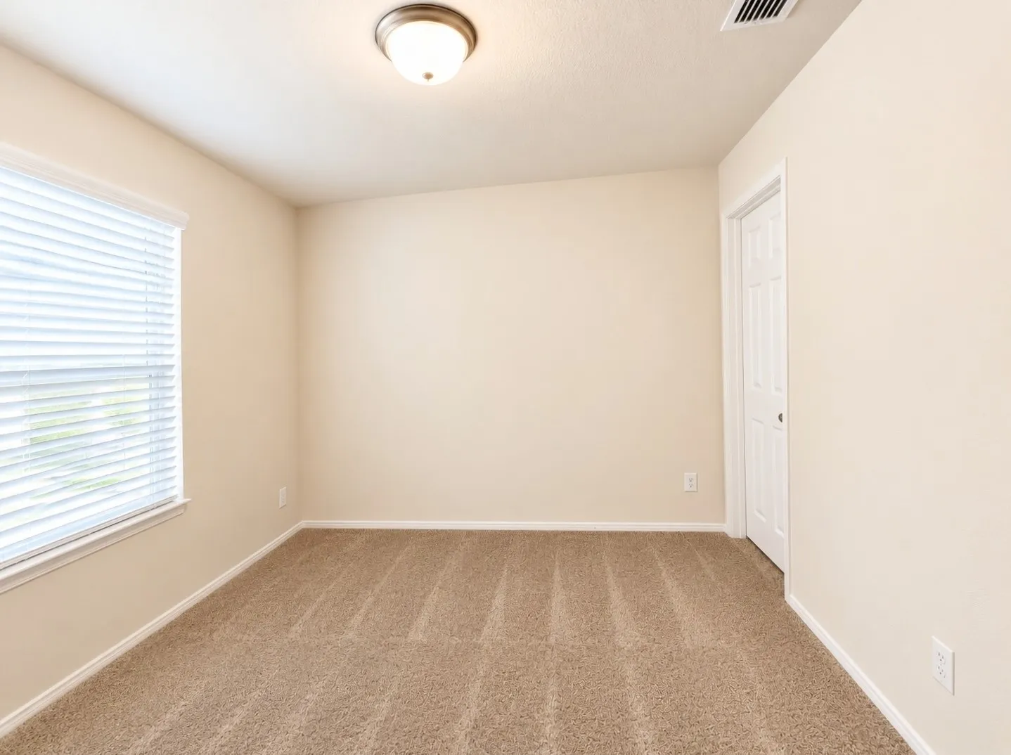 Single Family Residence For Rent in Tarrant County , 4649 Greyberry Drive, Fort Worth, Texas 76036, 4 Bedroom, 3 Bathroom, 2 Garage spaces, 2,122 Sqft, built in 2022, mls#21346711, Real Estate Agent in Fort Worth, Homes For Rent in Tarrant county, Homes For Rent in Fort Worth, Realtor in Fort Worth Texas, Real Estate Brokerage Independent Realty Texas, Luminita Cordes Realtor