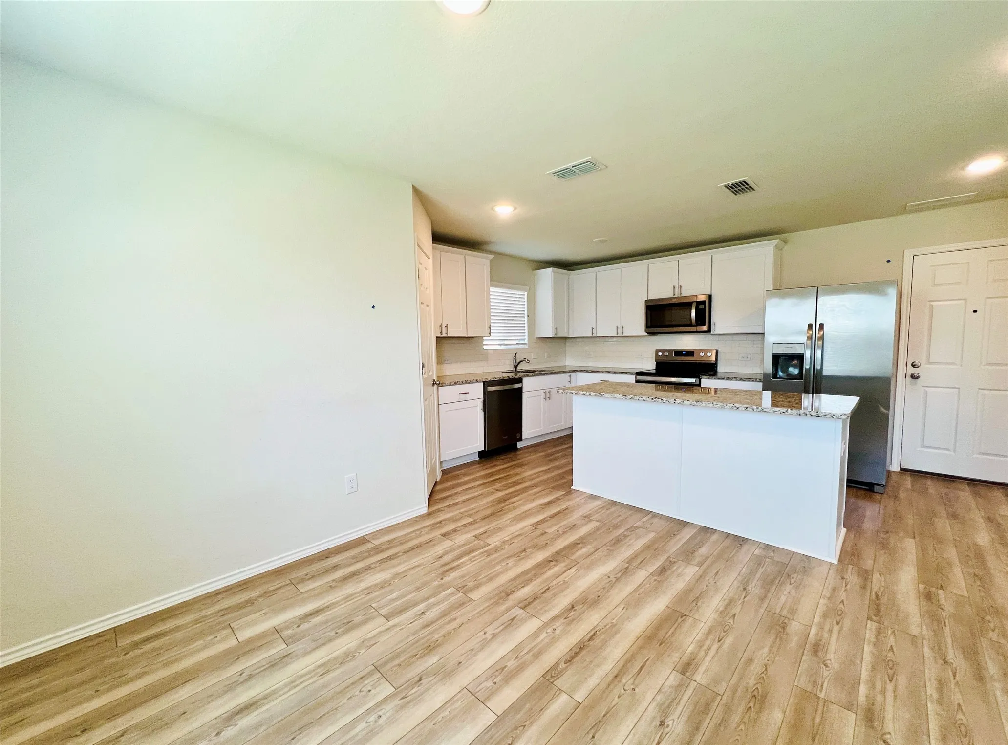 Single Family Residence For Rent in Tarrant County , 4649 Greyberry Drive, Fort Worth, Texas 76036, 4 Bedroom, 3 Bathroom, 2 Garage spaces, 2,122 Sqft, built in 2022, mls#21346711, Real Estate Agent in Fort Worth, Homes For Rent in Tarrant county, Homes For Rent in Fort Worth, Realtor in Fort Worth Texas, Real Estate Brokerage Independent Realty Texas, Luminita Cordes Realtor