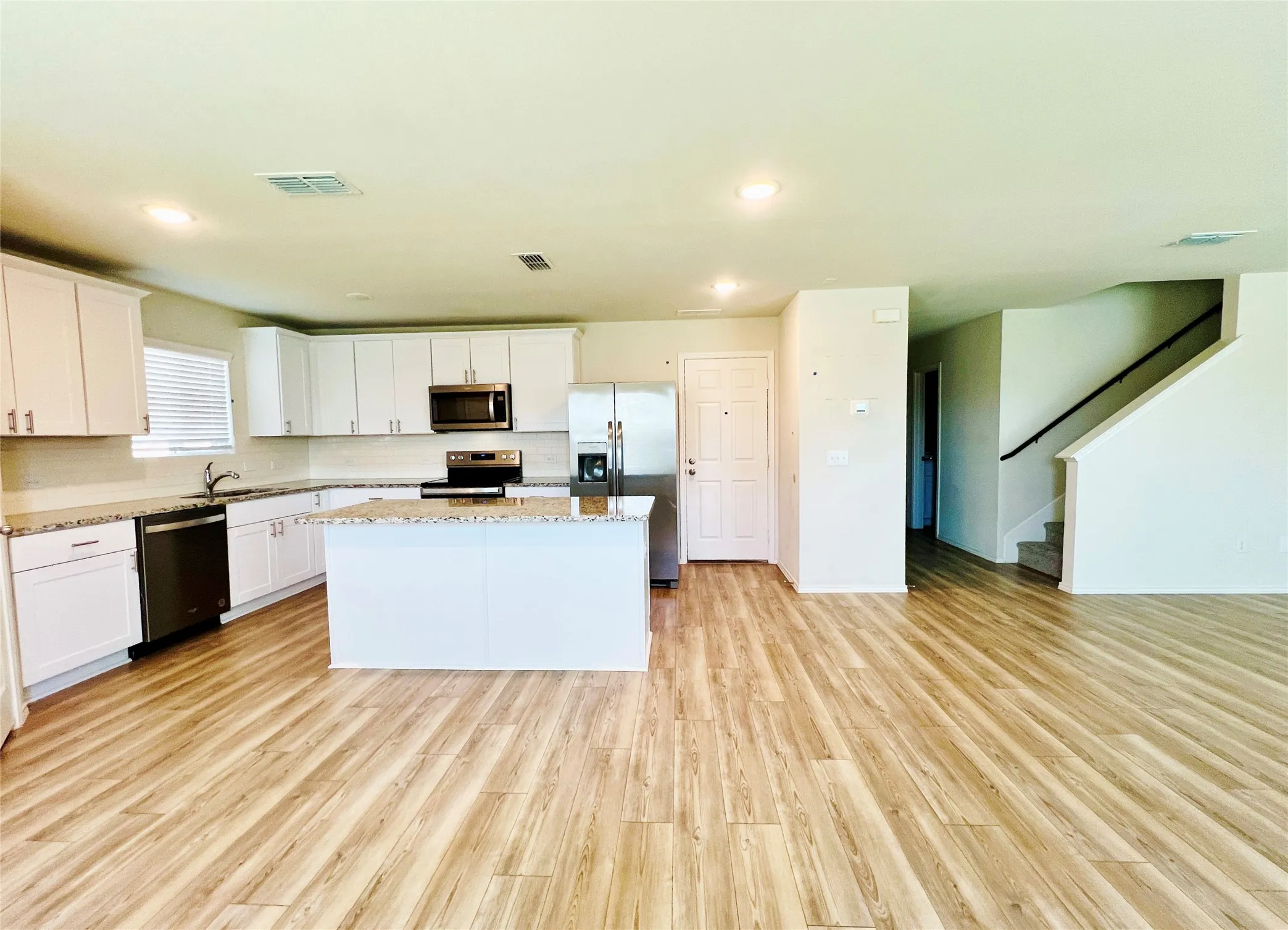 Single Family Residence For Rent in Tarrant County , 4649 Greyberry Drive, Fort Worth, Texas 76036, 4 Bedroom, 3 Bathroom, 2 Garage spaces, 2,122 Sqft, built in 2022, mls#21346711, Real Estate Agent in Fort Worth, Homes For Rent in Tarrant county, Homes For Rent in Fort Worth, Realtor in Fort Worth Texas, Real Estate Brokerage Independent Realty Texas, Luminita Cordes Realtor