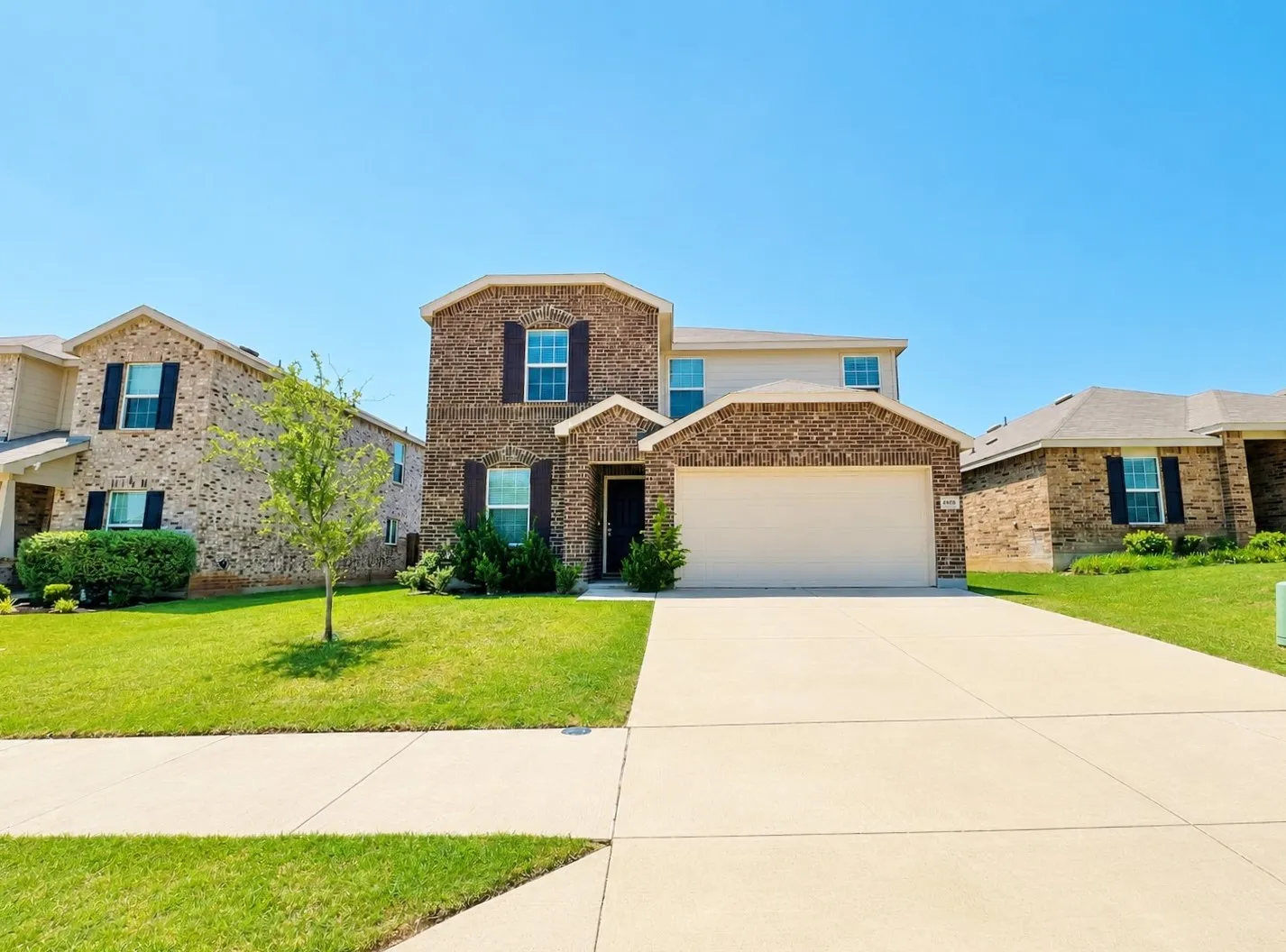 Single Family Residence For Rent in Tarrant County , 4649 Greyberry Drive, Fort Worth, Texas 76036, 4 Bedroom, 3 Bathroom, 2 Garage spaces, 2,122 Sqft, built in 2022, mls#21346711, Real Estate Agent in Fort Worth, Homes For Rent in Tarrant county, Homes For Rent in Fort Worth, Realtor in Fort Worth Texas, Real Estate Brokerage Independent Realty Texas, Luminita Cordes Realtor