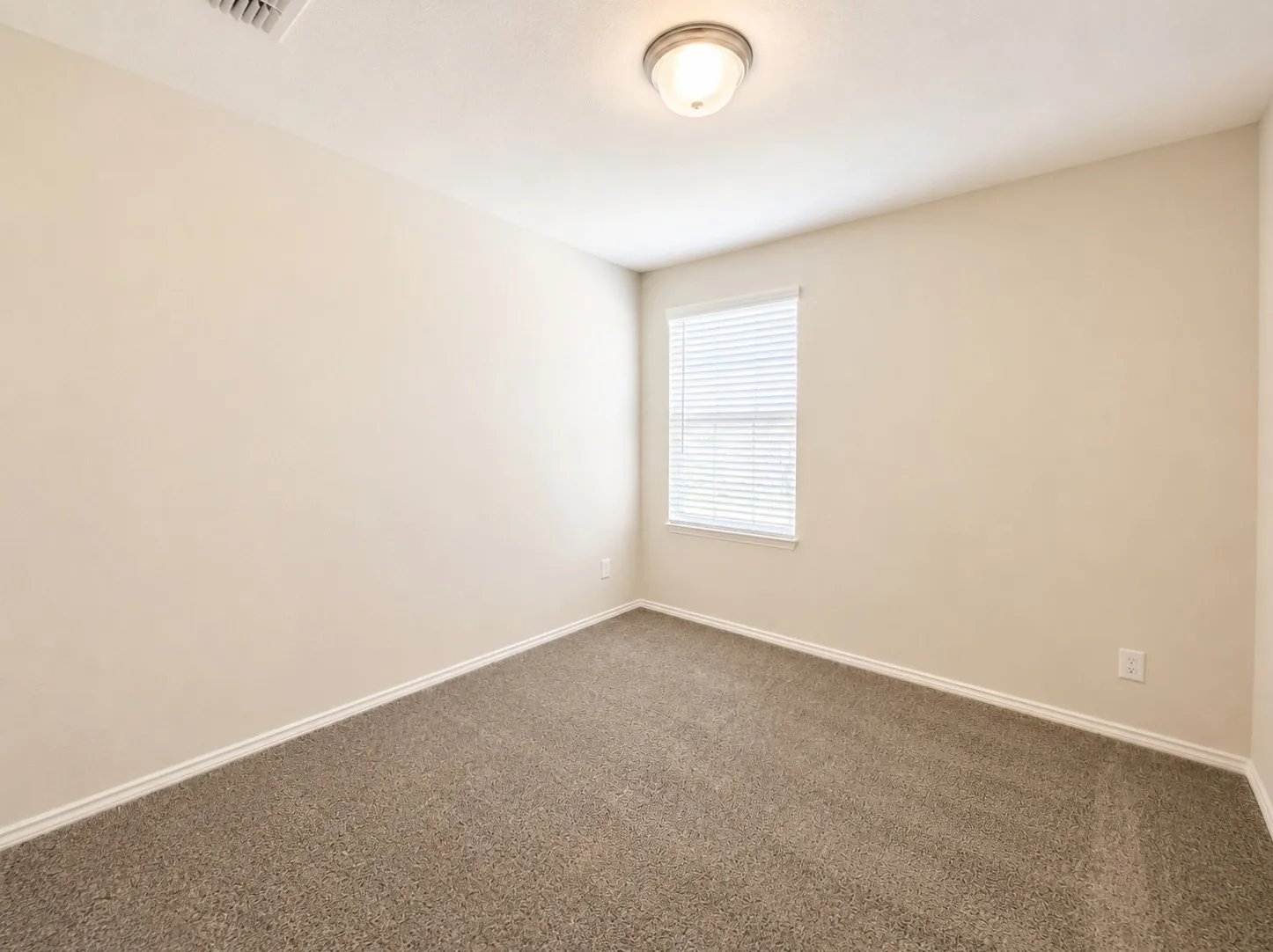 Single Family Residence For Rent in Tarrant County , 4649 Greyberry Drive, Fort Worth, Texas 76036, 4 Bedroom, 3 Bathroom, 2 Garage spaces, 2,122 Sqft, built in 2022, mls#21346711, Real Estate Agent in Fort Worth, Homes For Rent in Tarrant county, Homes For Rent in Fort Worth, Realtor in Fort Worth Texas, Real Estate Brokerage Independent Realty Texas, Luminita Cordes Realtor